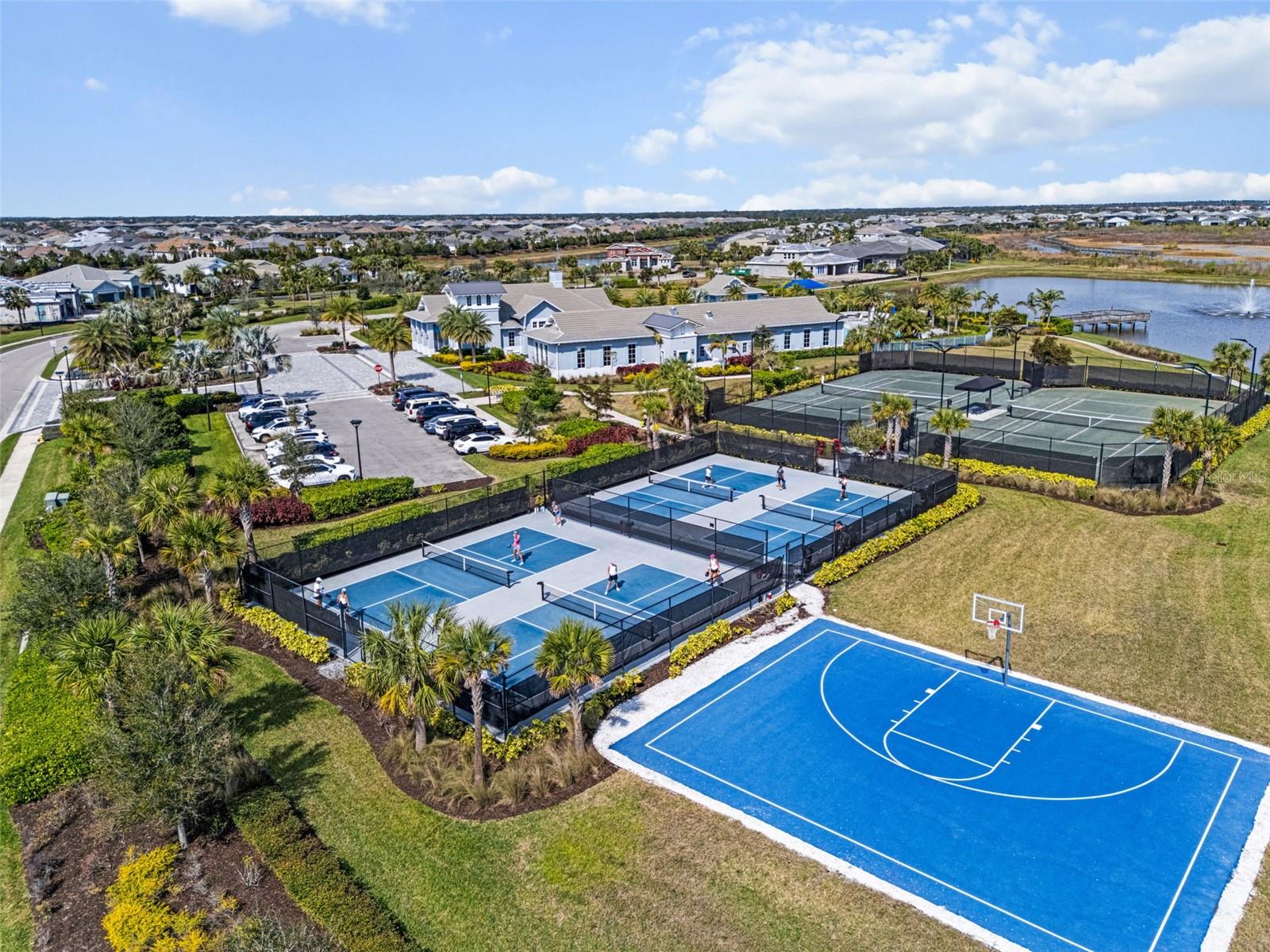8331 REDONDA LOOP, LAKEWOOD RANCH, FL, 34202