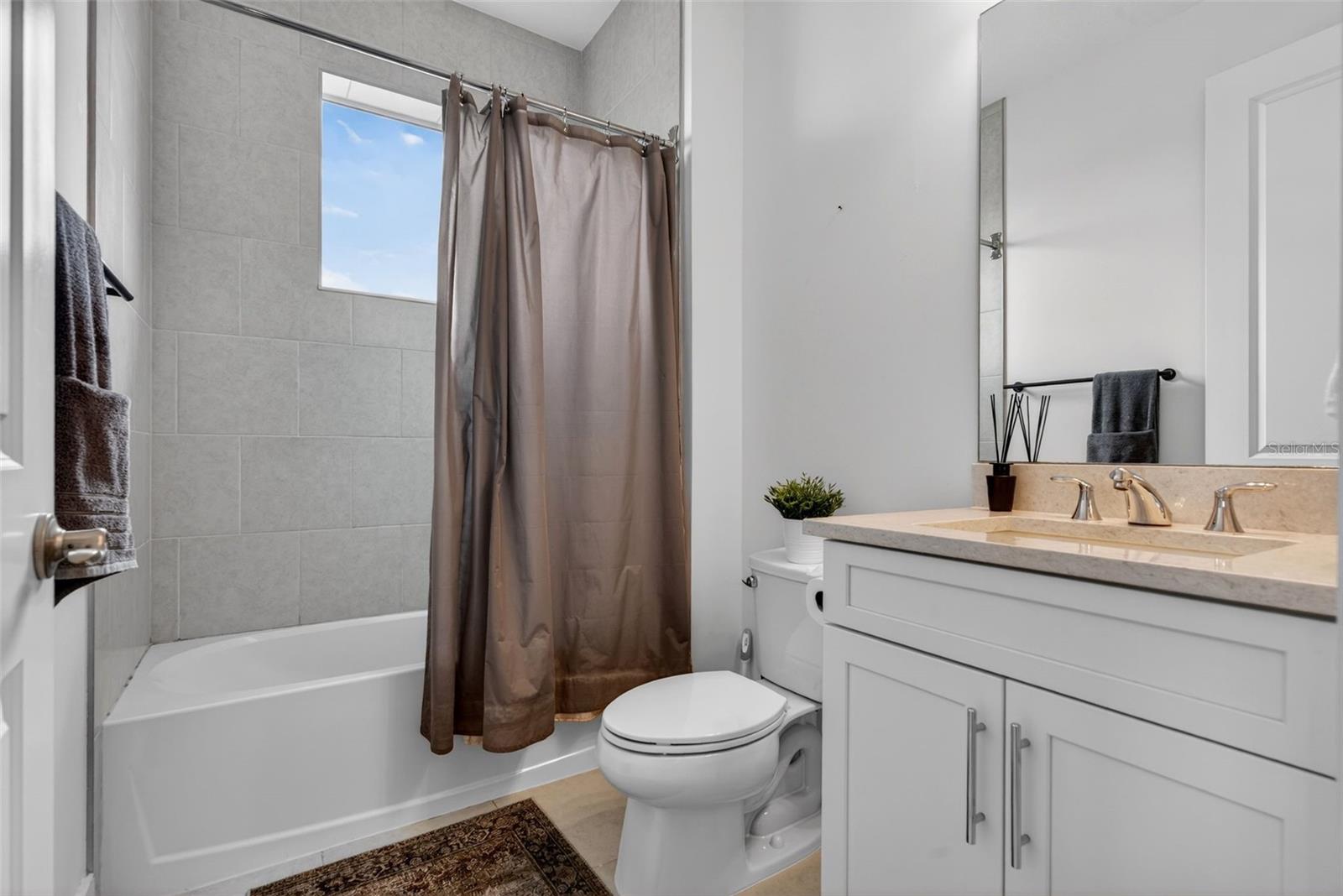 8331 REDONDA LOOP, LAKEWOOD RANCH, FL, 34202