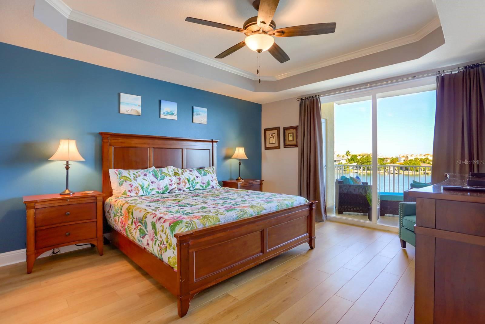 600 BAYWAY BLVD #304, CLEARWATER BEACH, FL, 33767