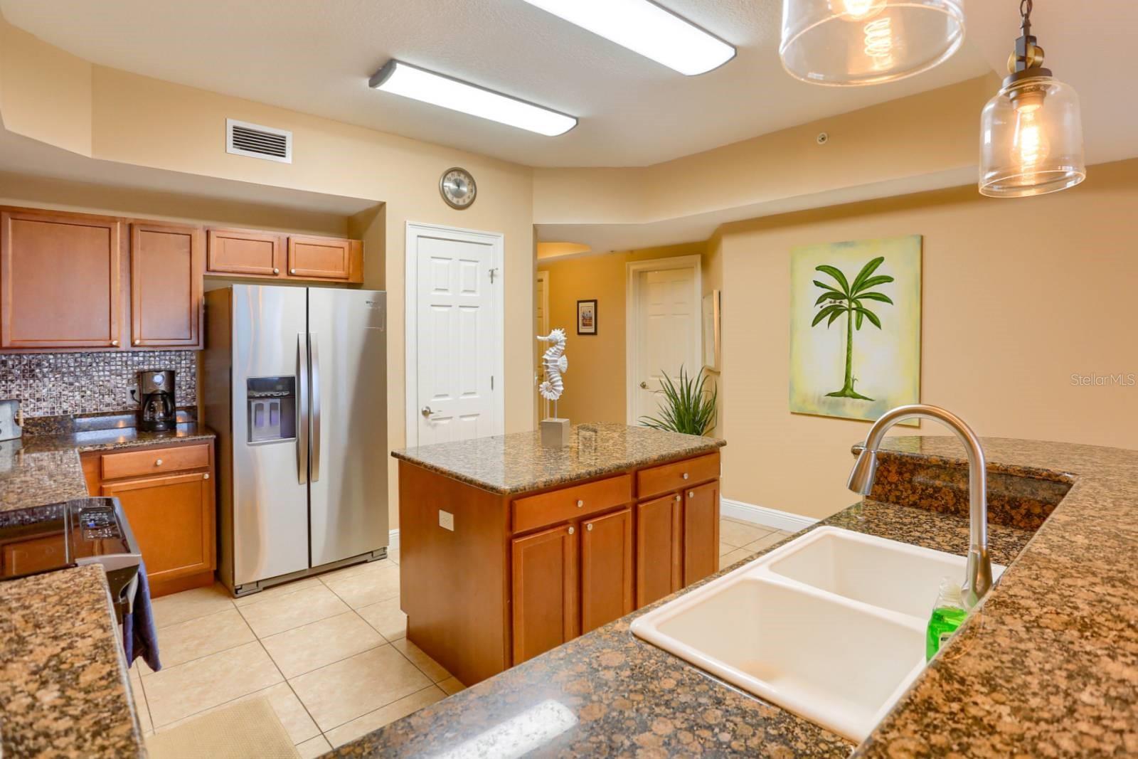 600 BAYWAY BLVD #304, CLEARWATER BEACH, FL, 33767