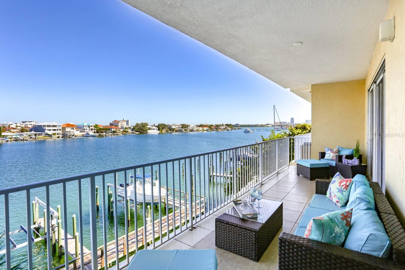 600 BAYWAY BLVD #304, CLEARWATER BEACH, FL, 33767