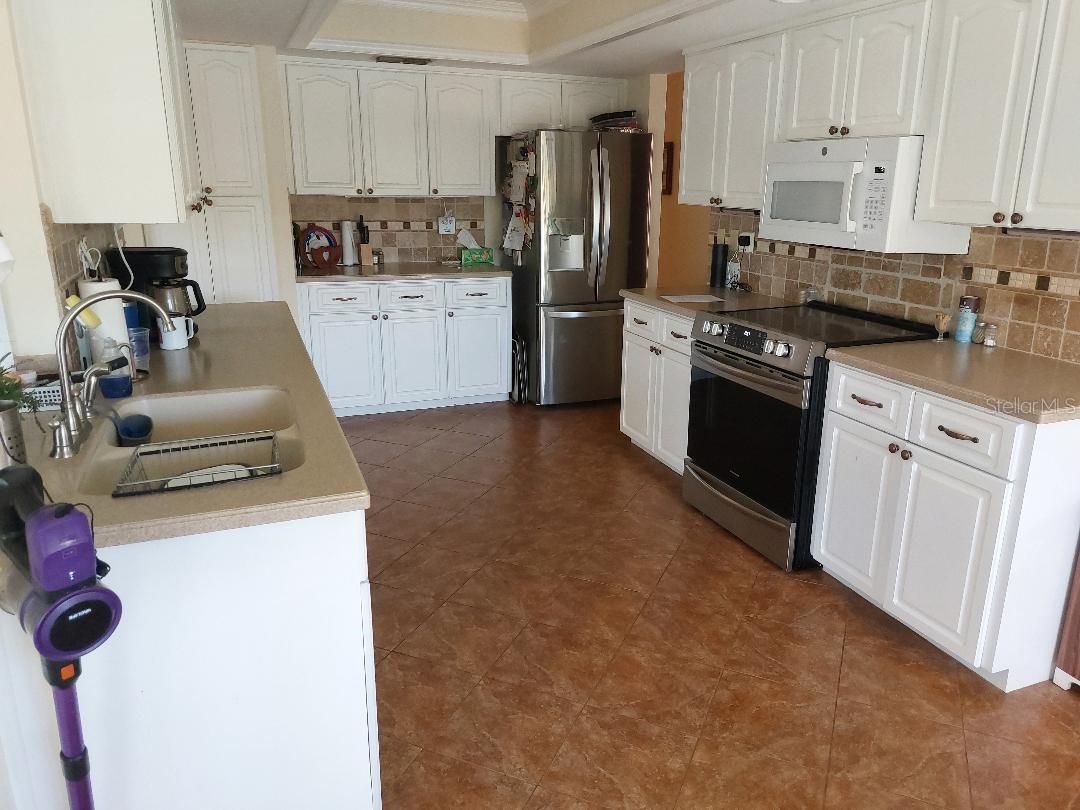 1207 GILLESPIE DR N, PALM HARBOR, FL, 34684