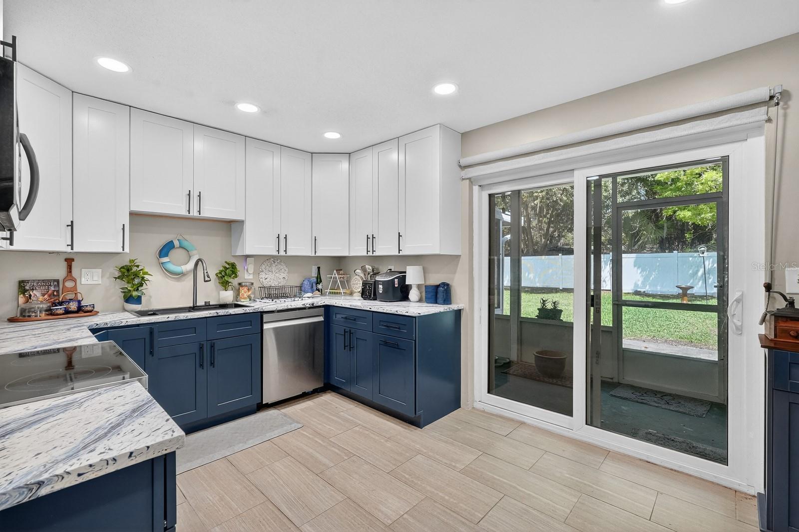 327 LONDON RD, DAYTONA BEACH, FL, 32117