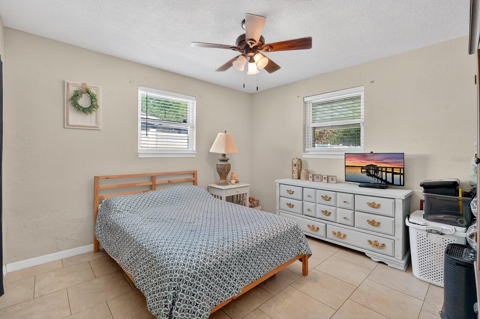 327 LONDON RD, DAYTONA BEACH, FL, 32117