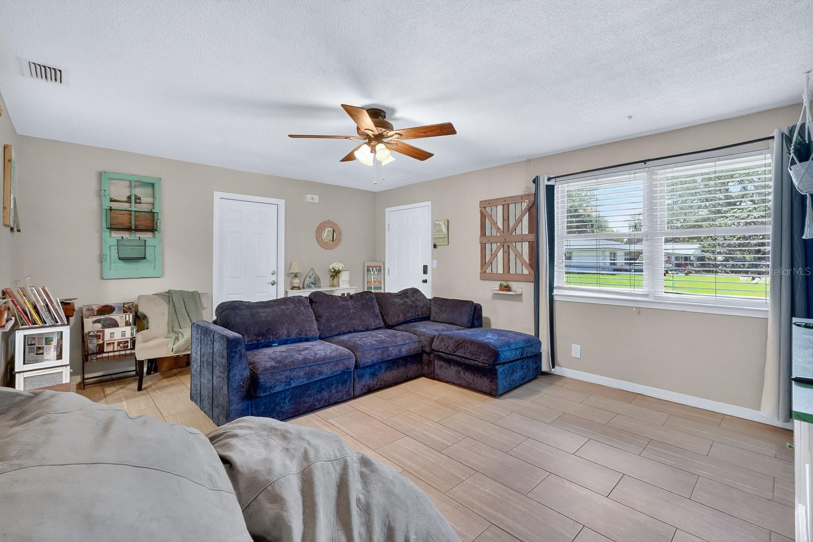 327 LONDON RD, DAYTONA BEACH, FL, 32117