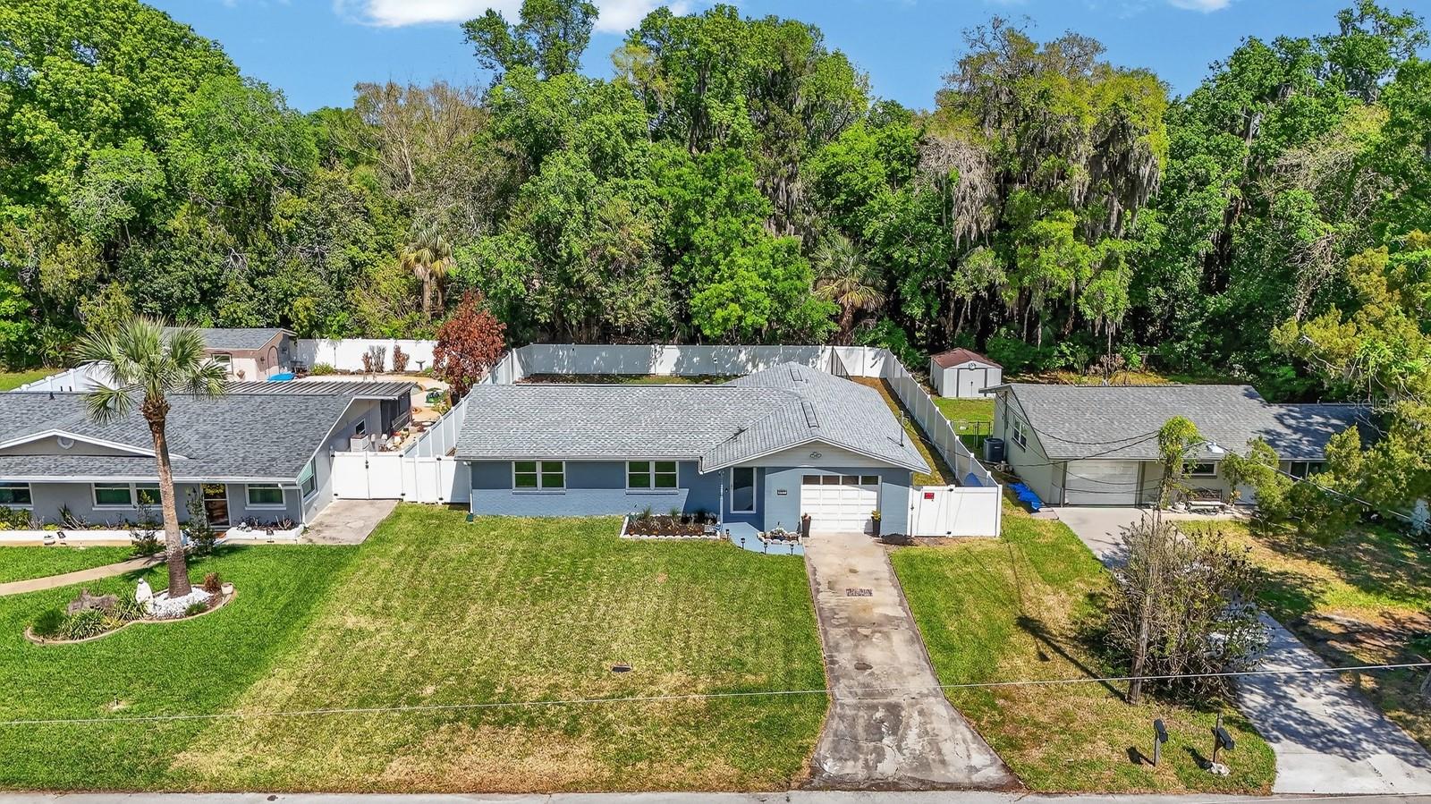 327 LONDON RD, DAYTONA BEACH, FL, 32117