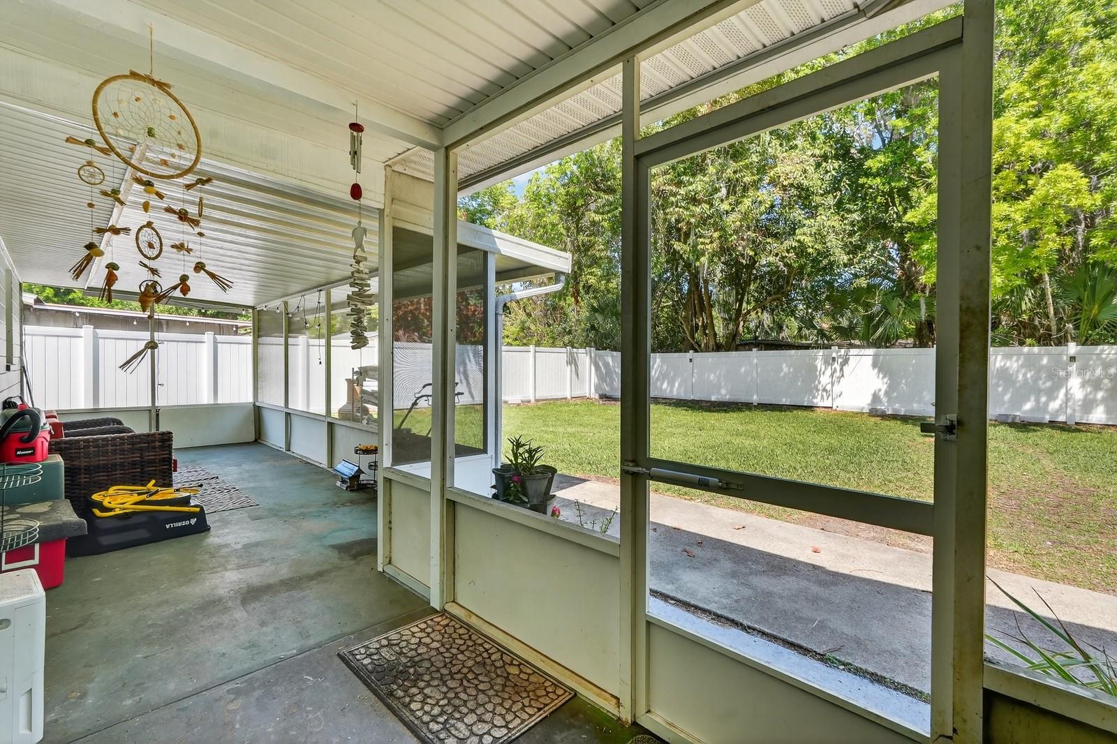 327 LONDON RD, DAYTONA BEACH, FL, 32117