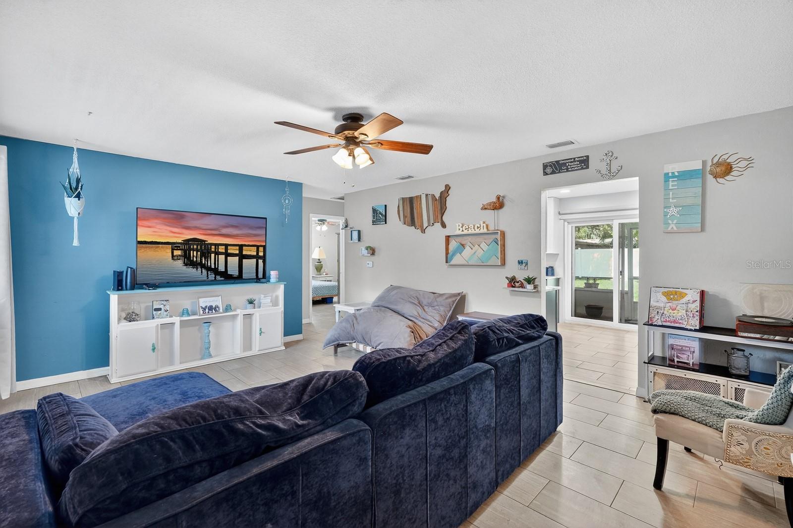 327 LONDON RD, DAYTONA BEACH, FL, 32117