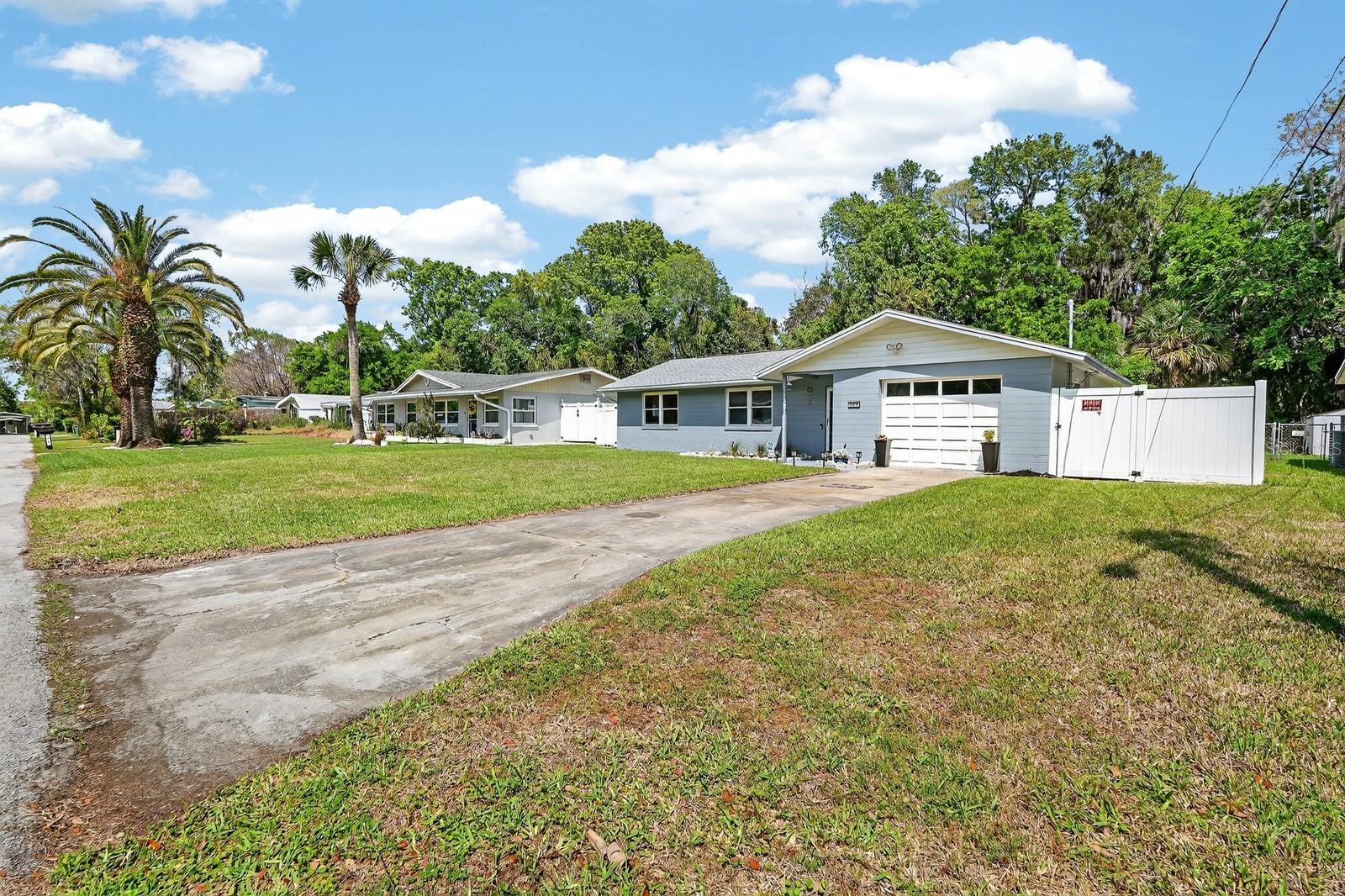 327 LONDON RD, DAYTONA BEACH, FL, 32117