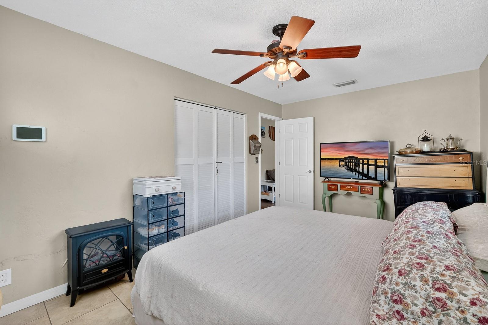 327 LONDON RD, DAYTONA BEACH, FL, 32117