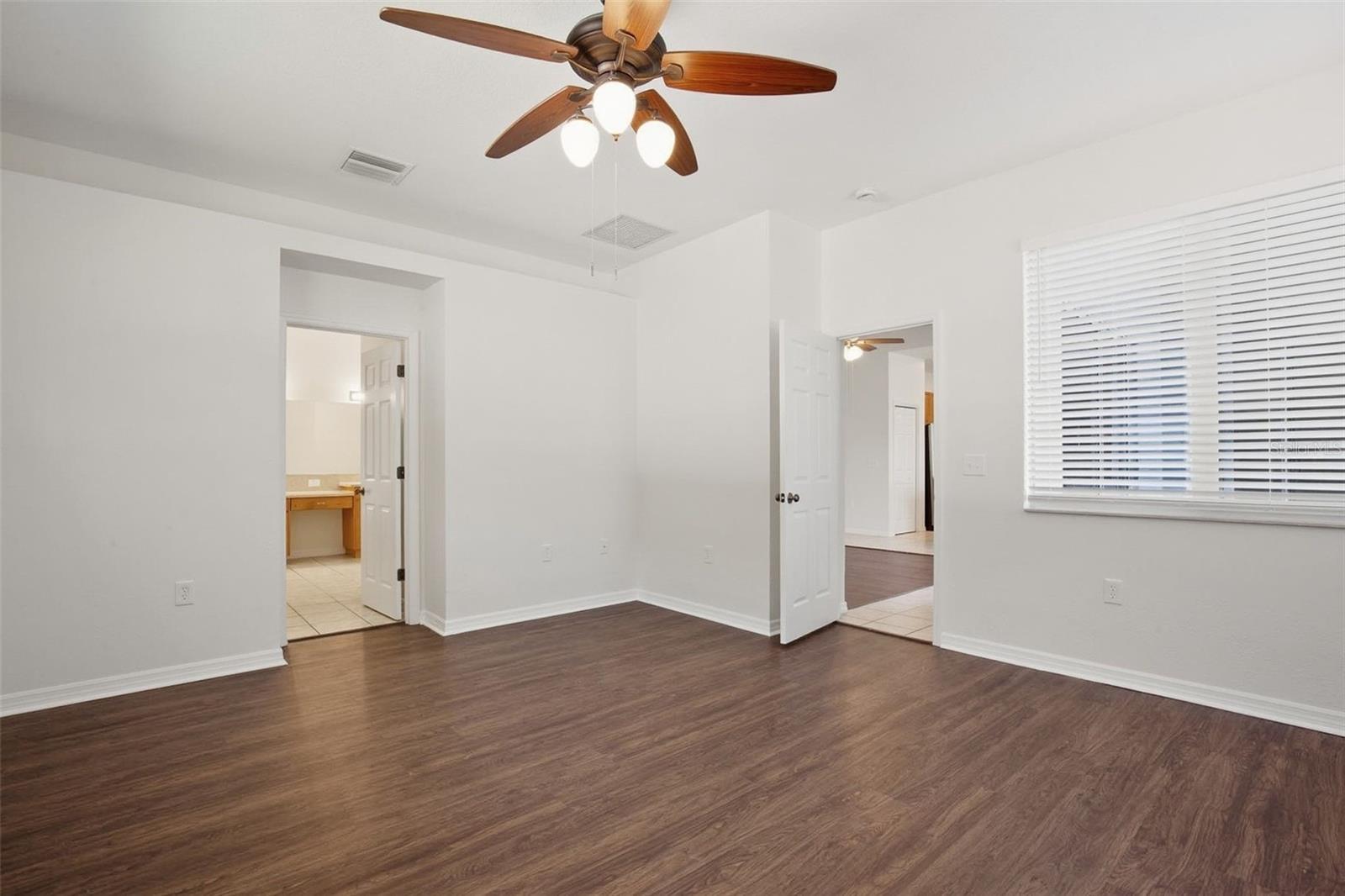 5917 WEDGEFIELD DR, ZEPHYRHILLS, FL, 33541