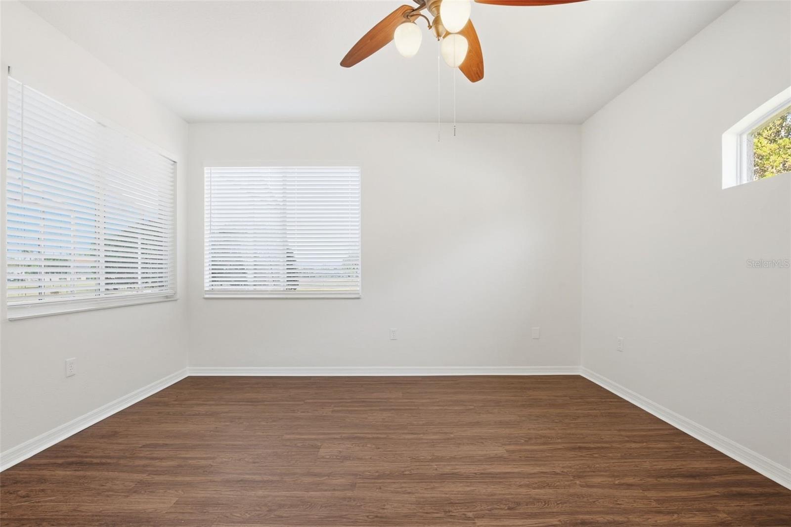 5917 WEDGEFIELD DR, ZEPHYRHILLS, FL, 33541