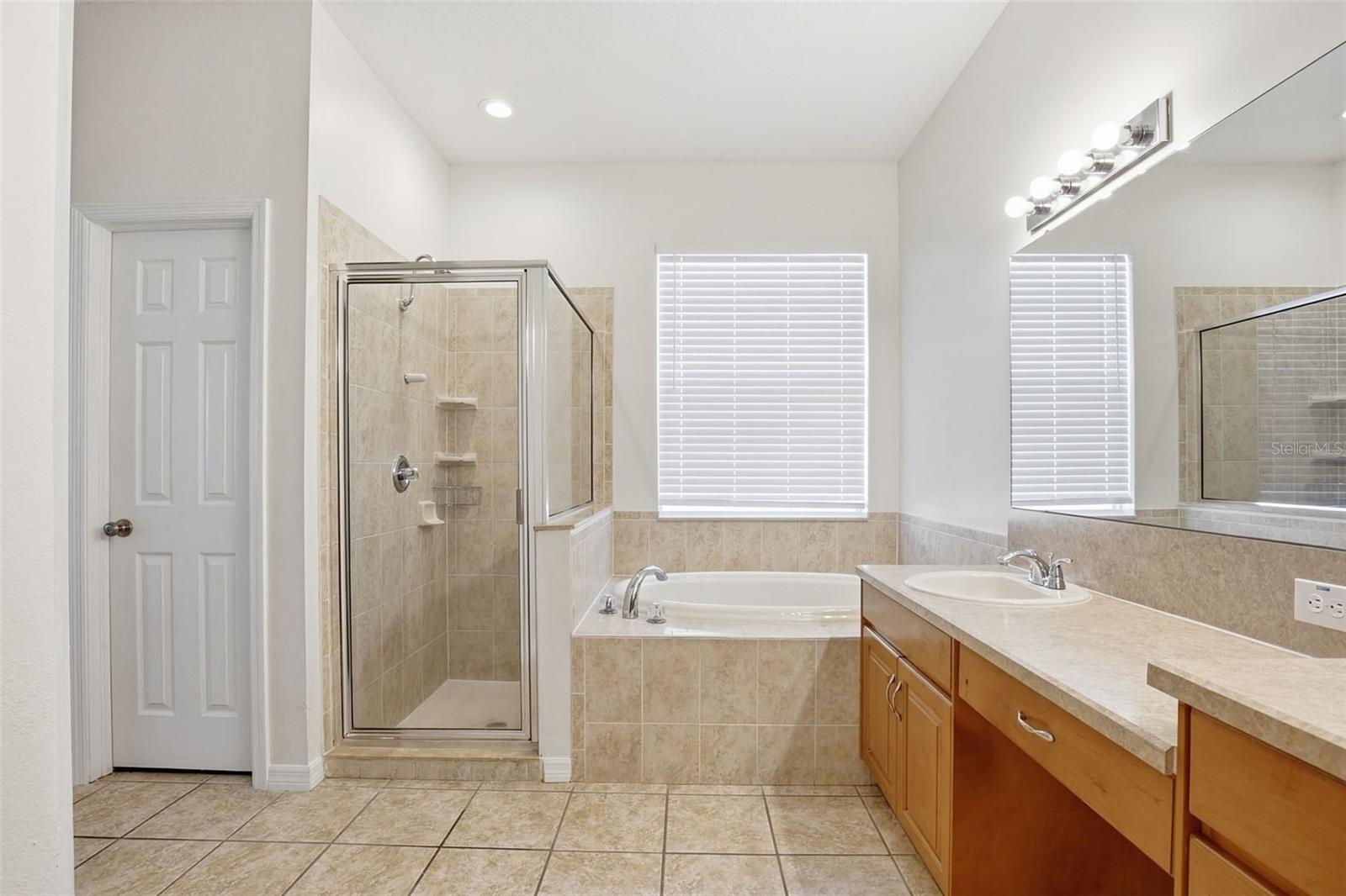 5917 WEDGEFIELD DR, ZEPHYRHILLS, FL, 33541