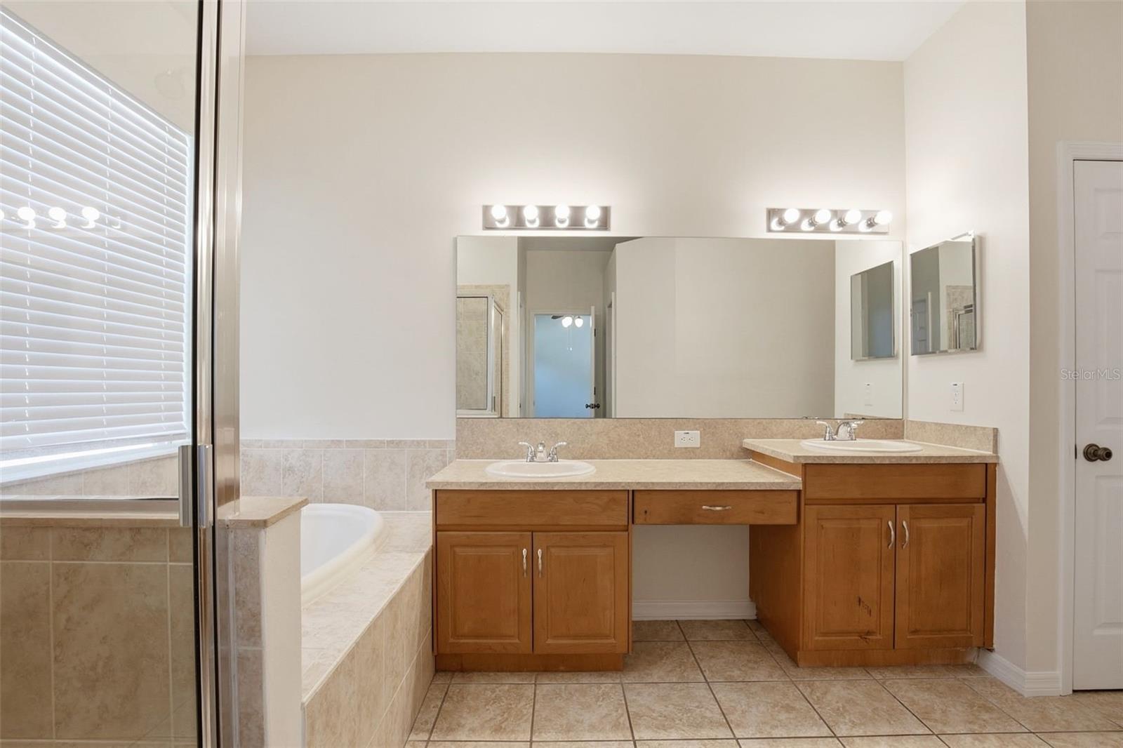 5917 WEDGEFIELD DR, ZEPHYRHILLS, FL, 33541