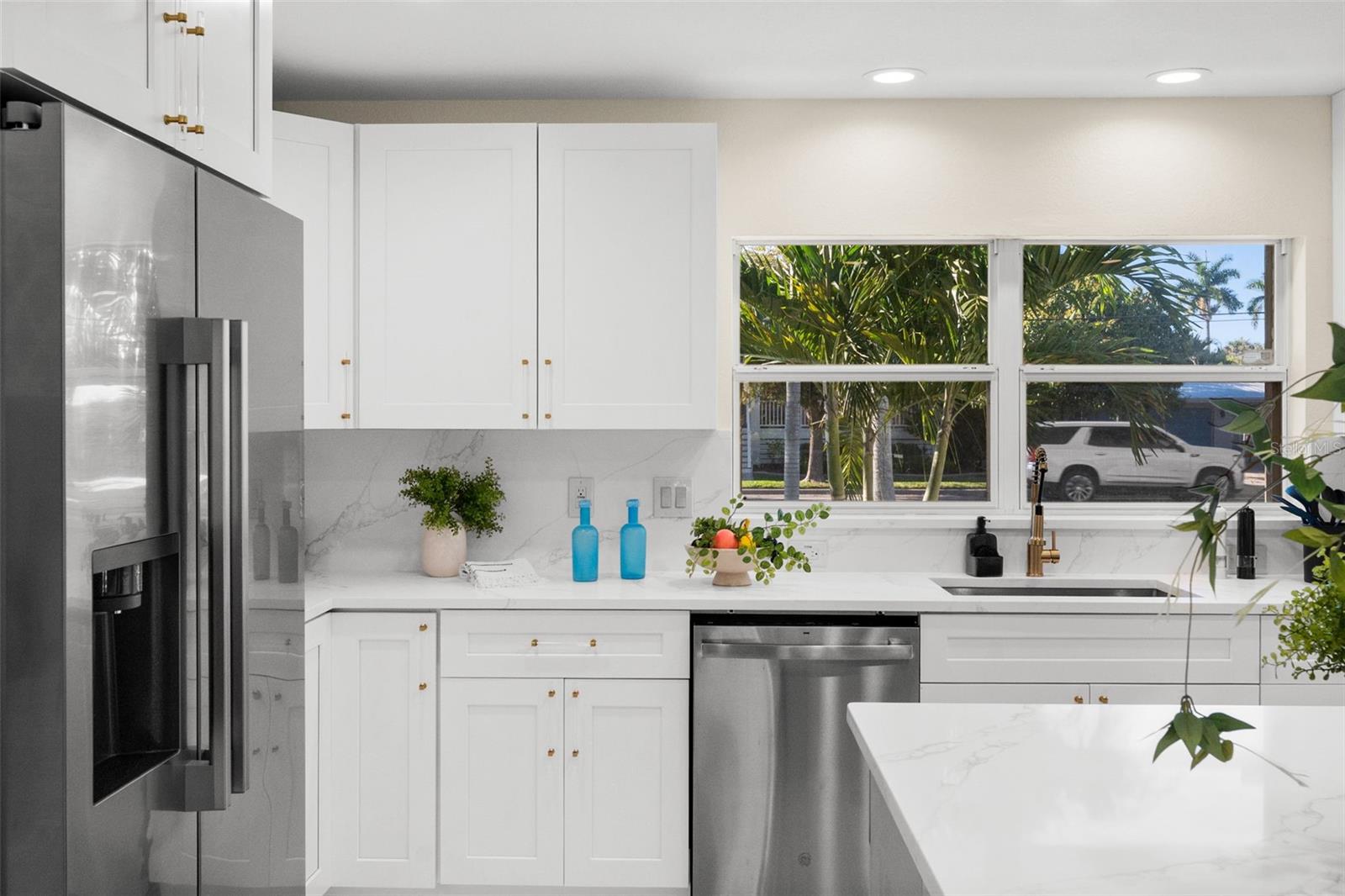 625 W OLYMPIA AVE, PUNTA GORDA, FL, 33950