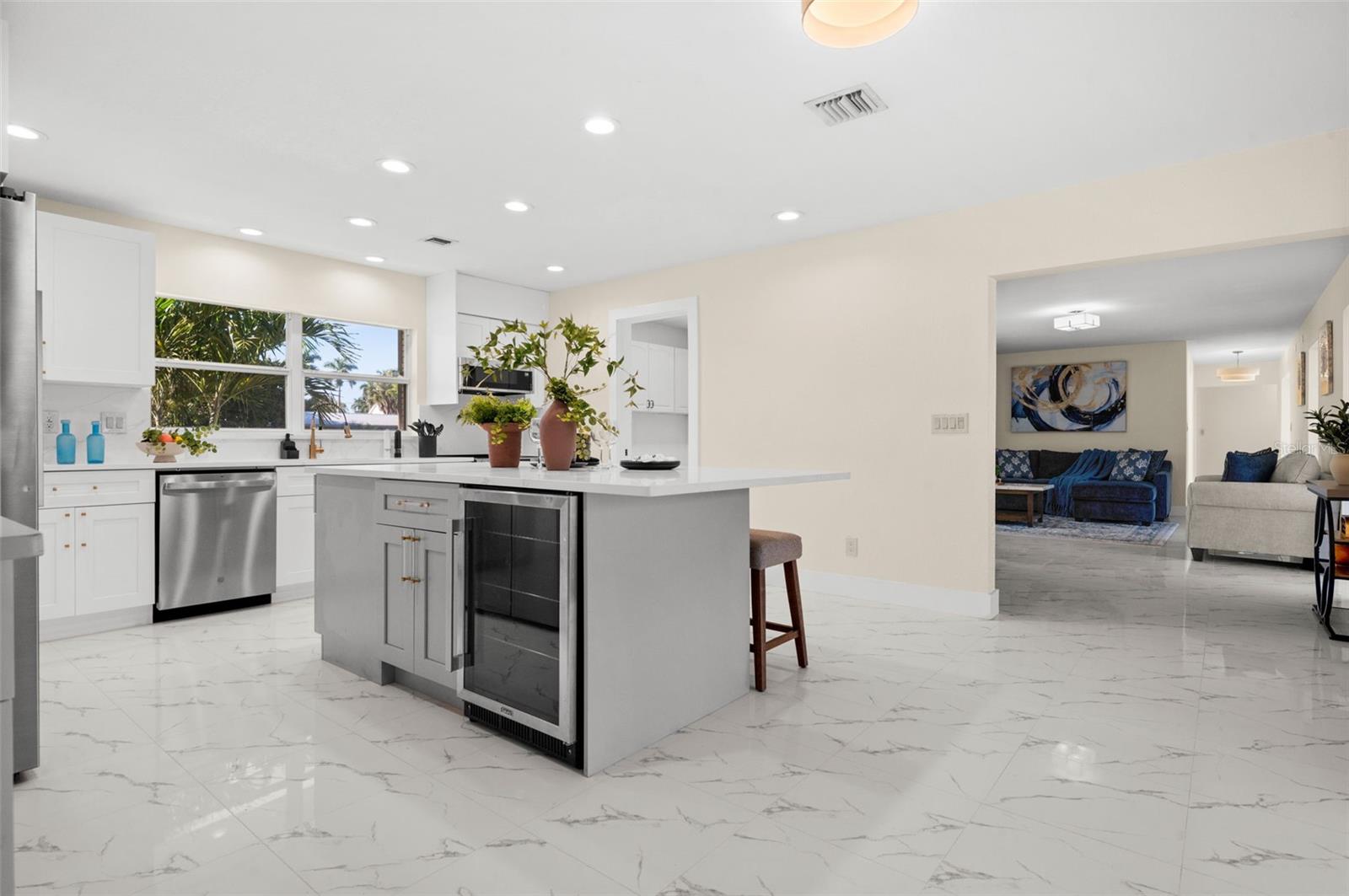 625 W OLYMPIA AVE, PUNTA GORDA, FL, 33950