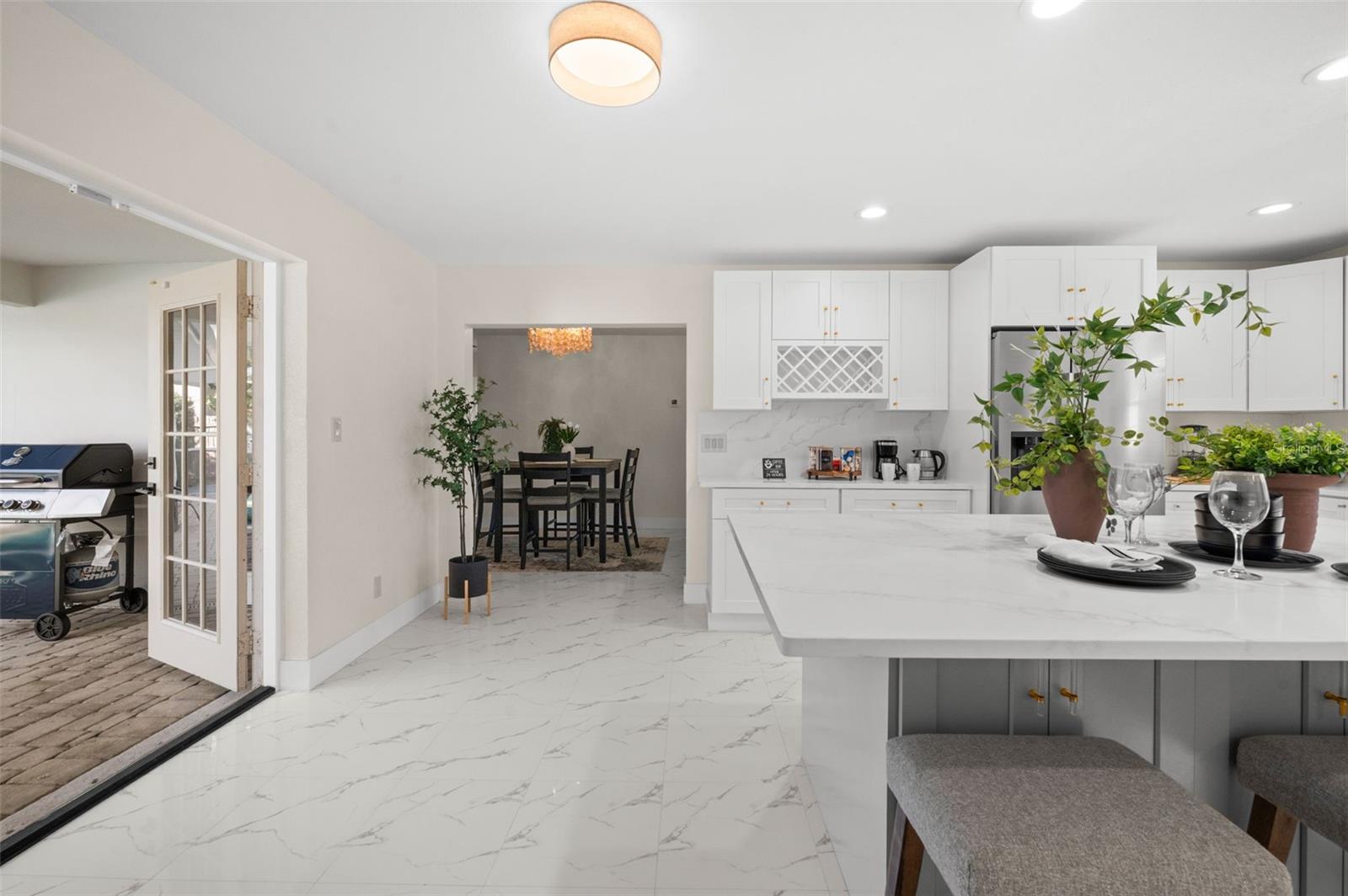 625 W OLYMPIA AVE, PUNTA GORDA, FL, 33950