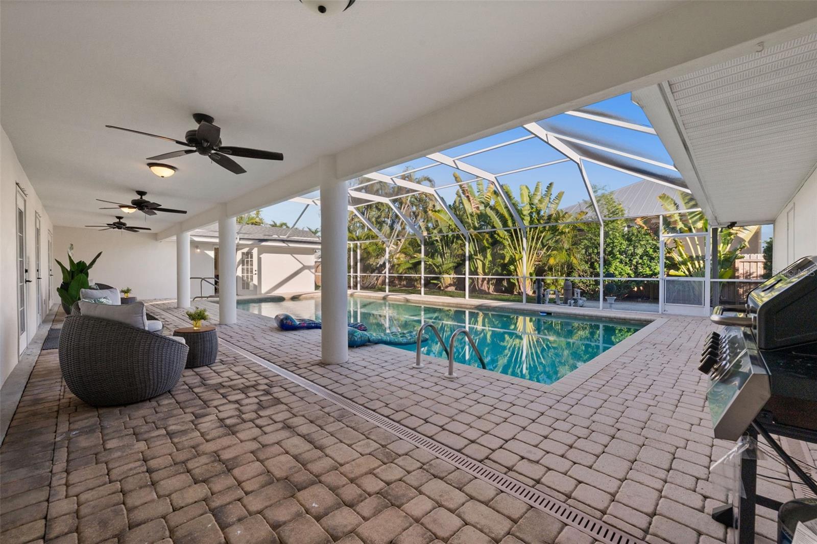 625 W OLYMPIA AVE, PUNTA GORDA, FL, 33950