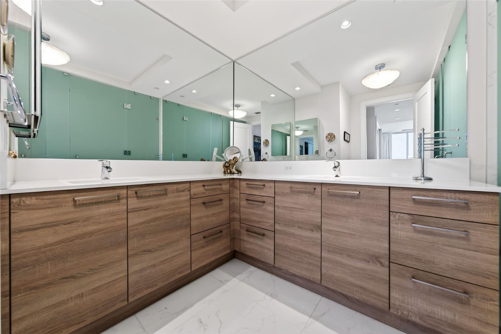 111 S PINEAPPLE AVE #806, SARASOTA, FL, 34236