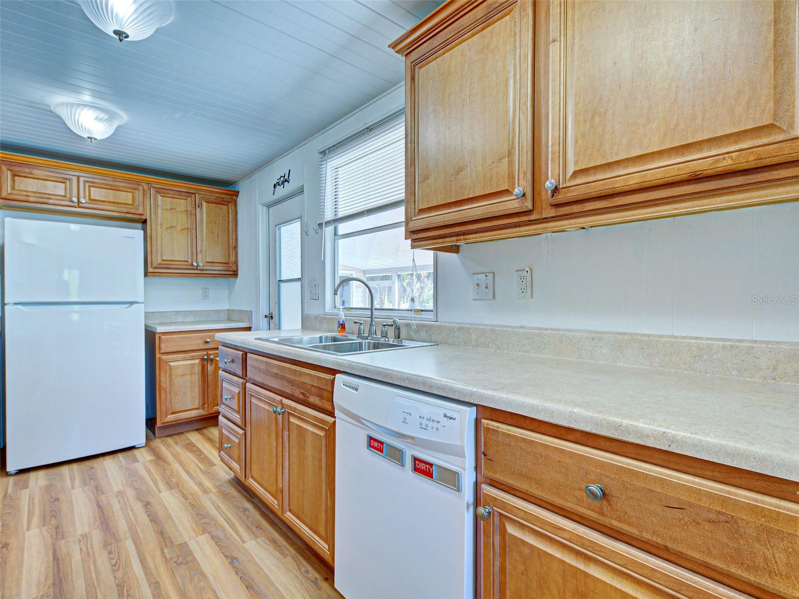 166 EDGEWOOD DR, OSPREY, FL, 34229