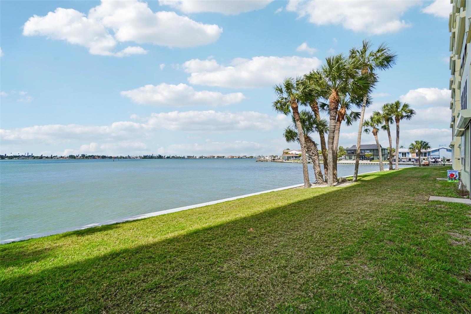 4750 COVE CIR #107, ST PETERSBURG, FL, 33708