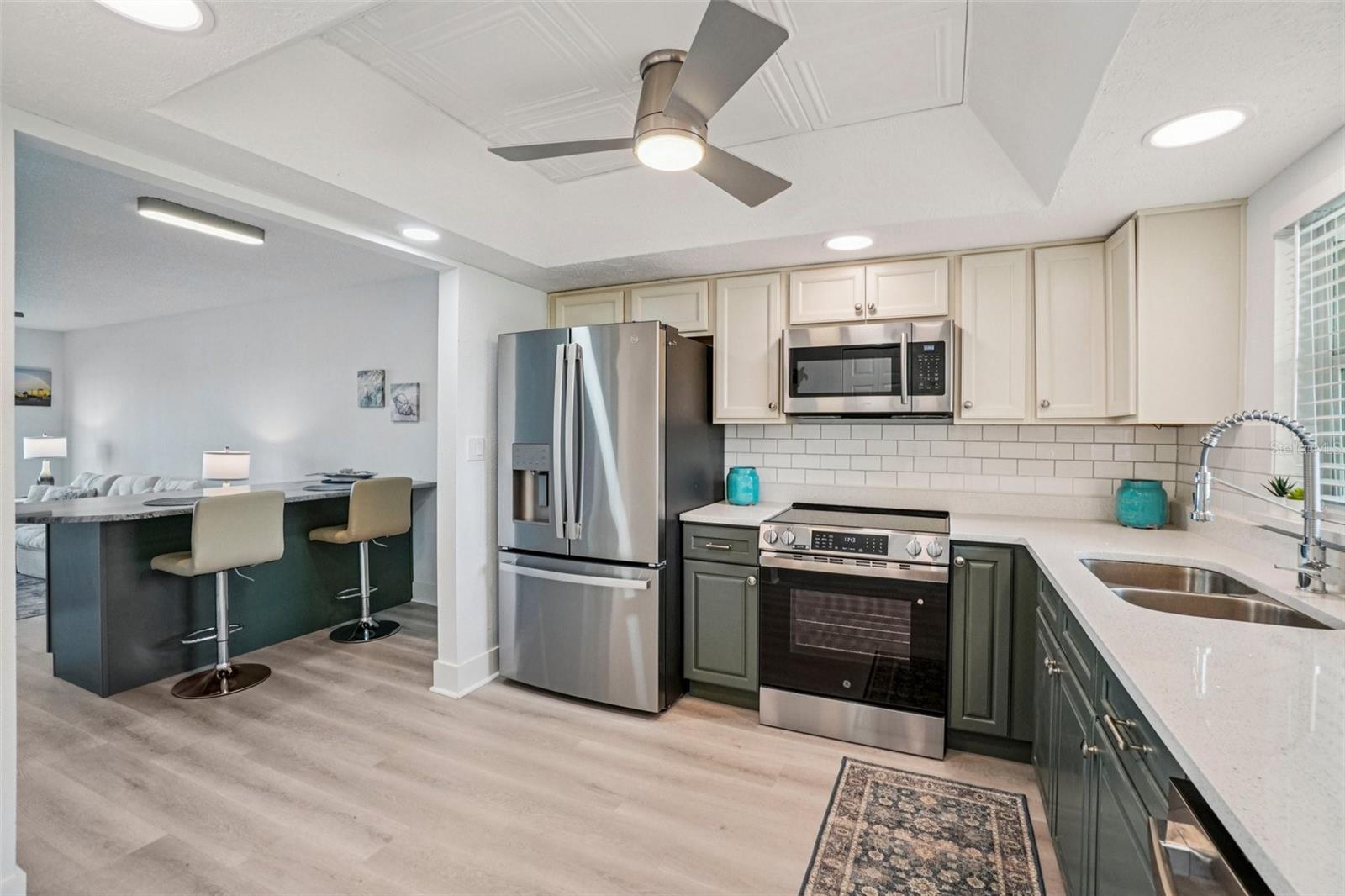 4750 COVE CIR #107, ST PETERSBURG, FL, 33708