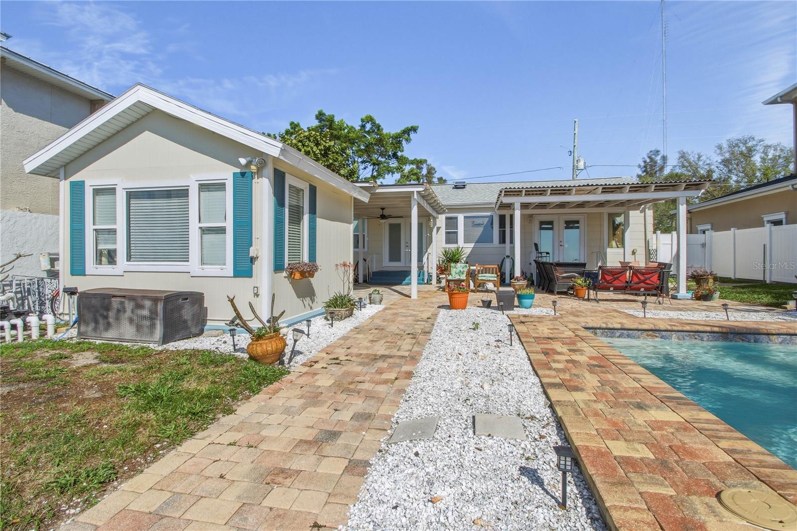 950 WEEDON DR NE, ST PETERSBURG, FL, 33702