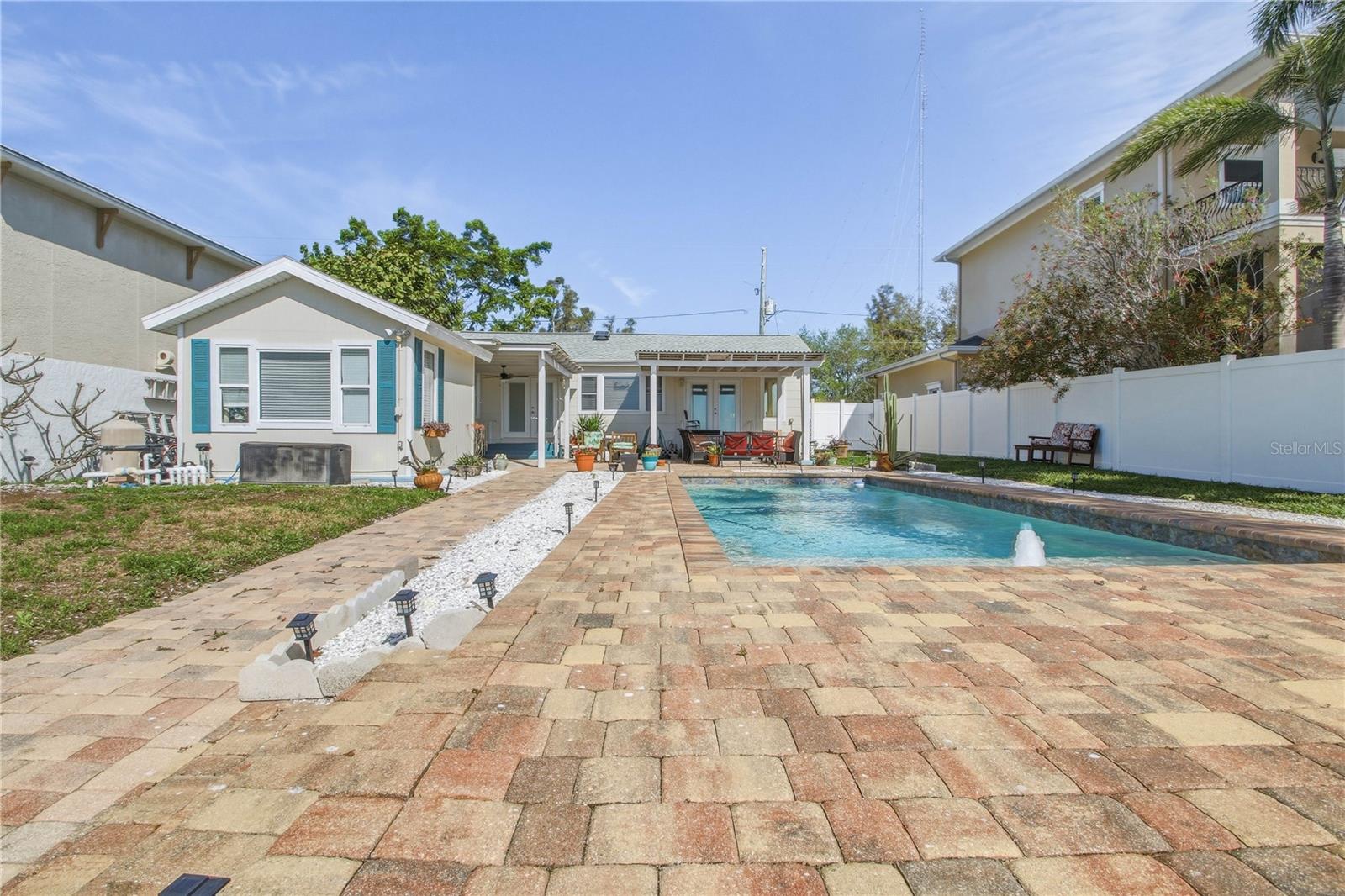 950 WEEDON DR NE, ST PETERSBURG, FL, 33702