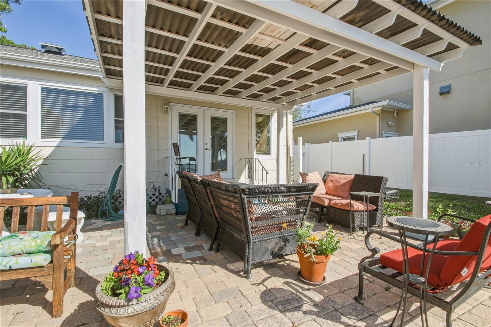 950 WEEDON DR NE, ST PETERSBURG, FL, 33702