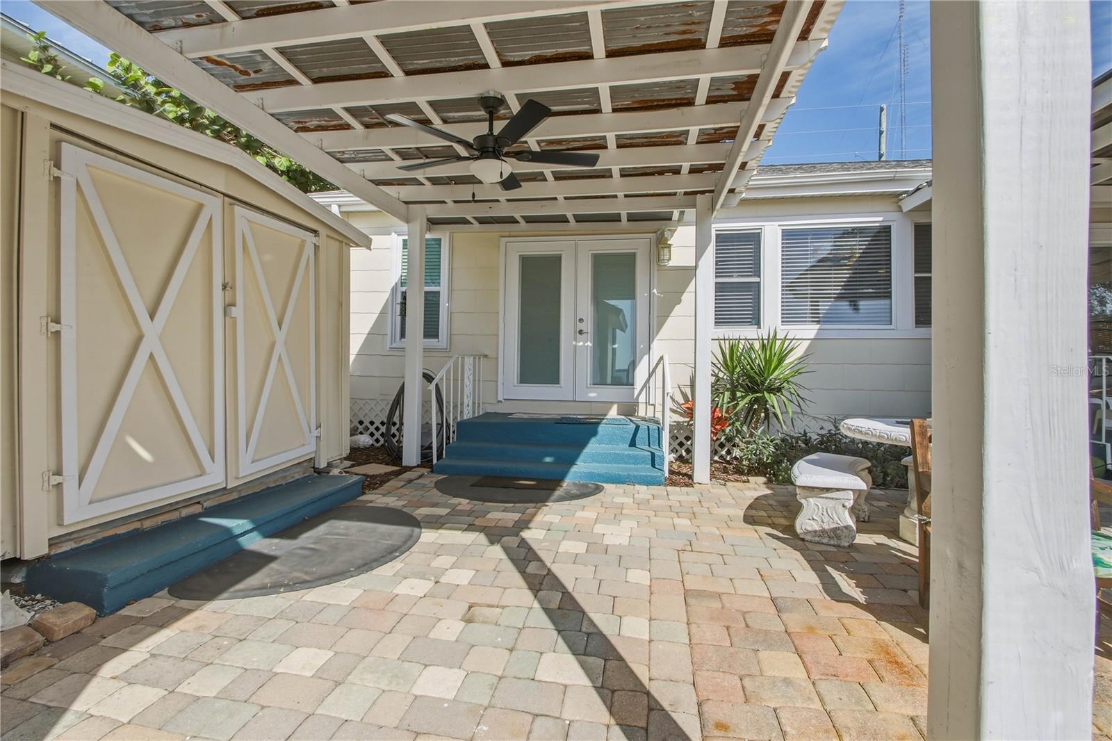 950 WEEDON DR NE, ST PETERSBURG, FL, 33702