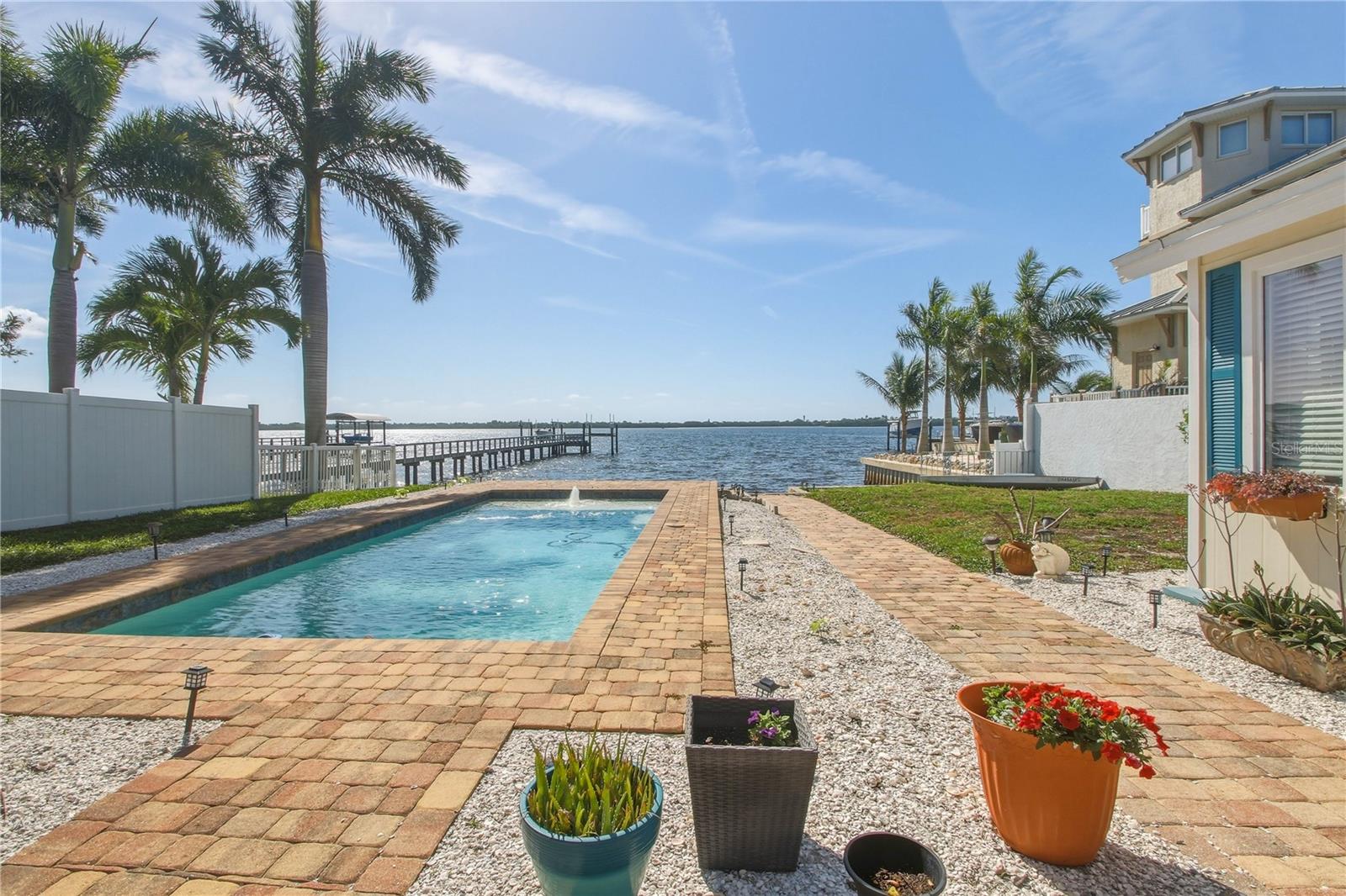 950 WEEDON DR NE, ST PETERSBURG, FL, 33702