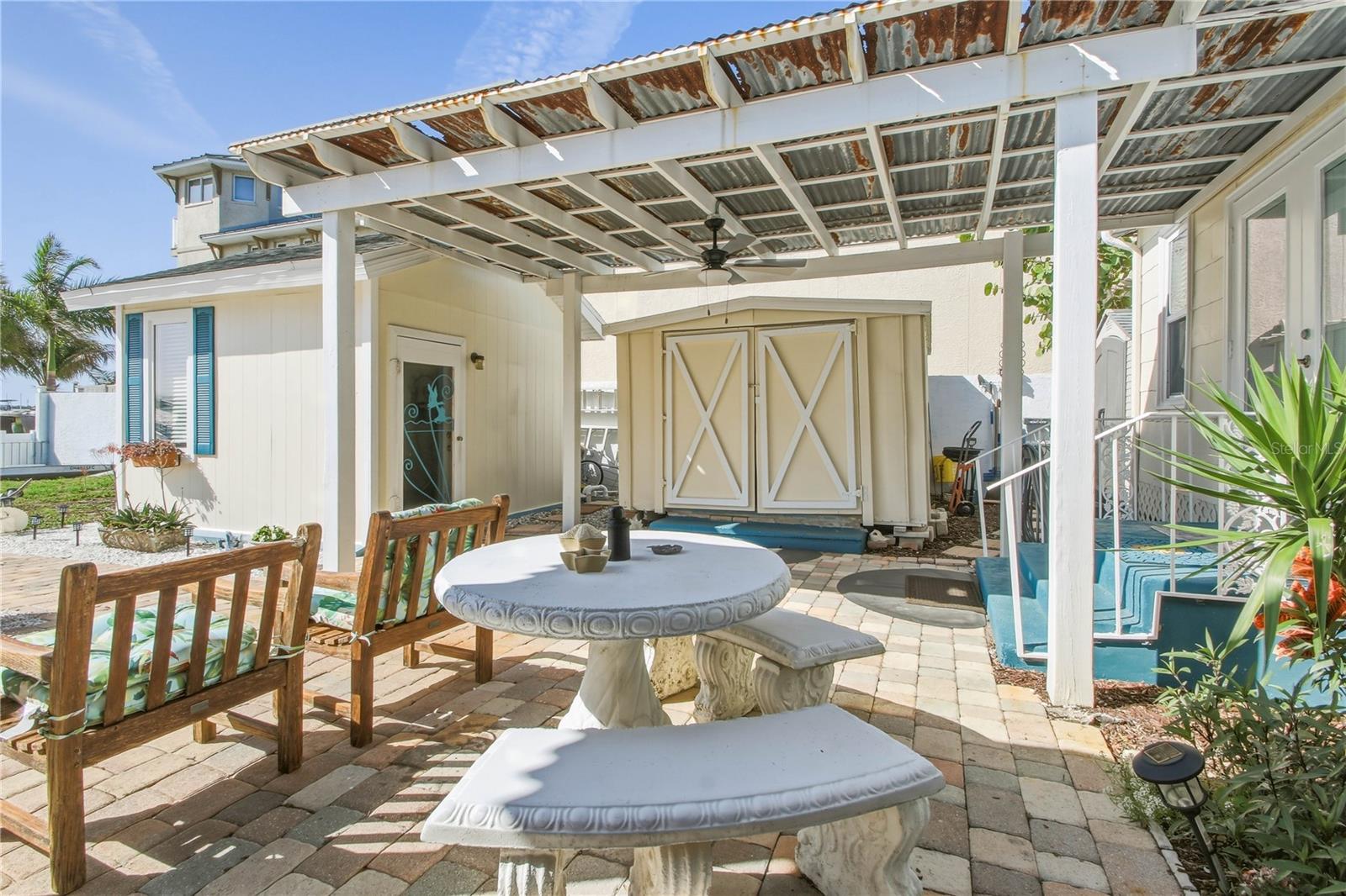 950 WEEDON DR NE, ST PETERSBURG, FL, 33702