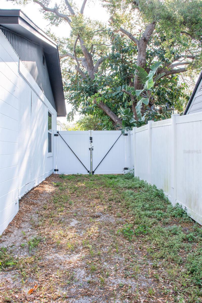 6813 S HIMES AVE, TAMPA, FL, 33611
