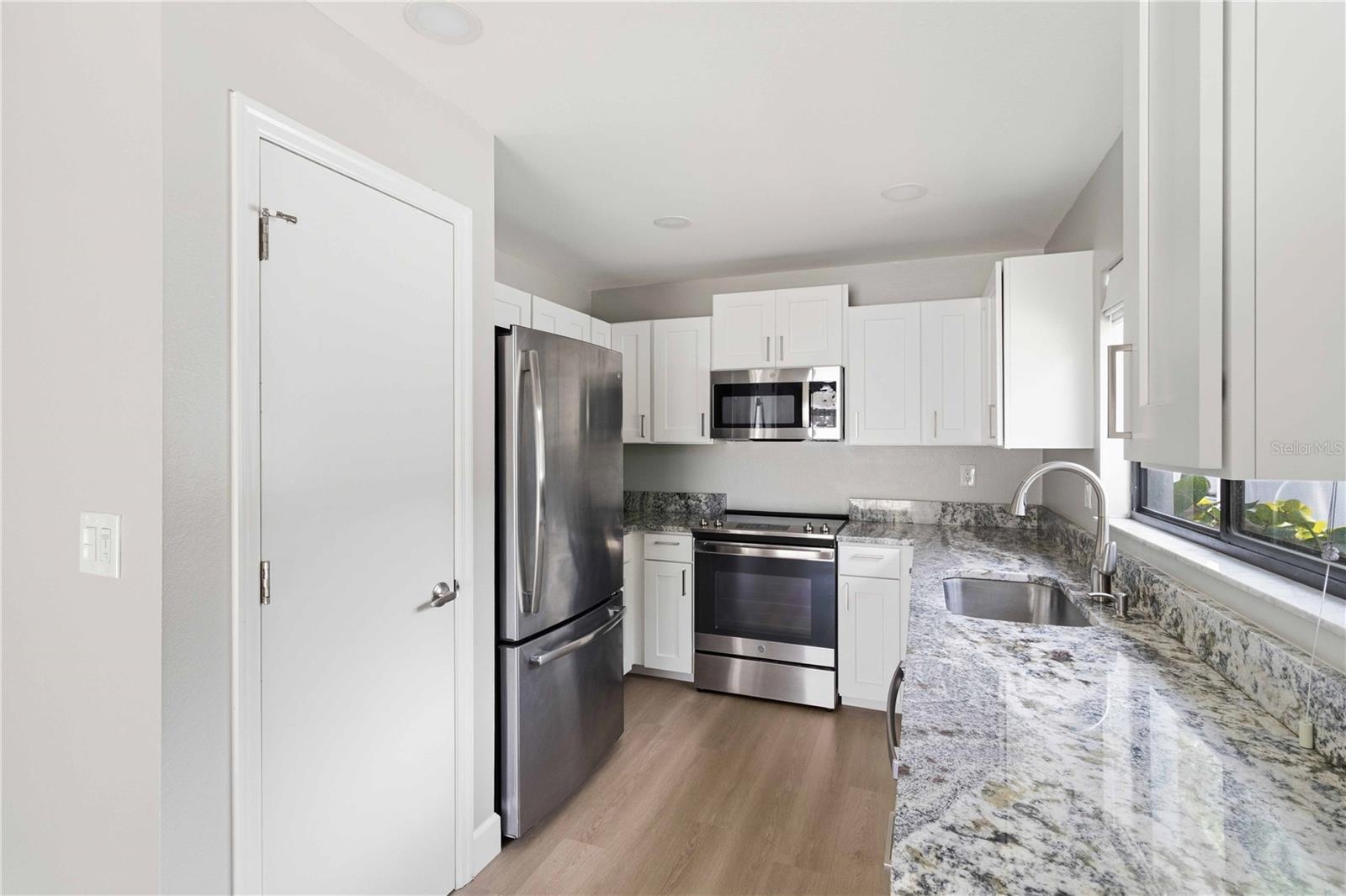 3605 SHADY BROOK LN, SARASOTA, FL, 34243