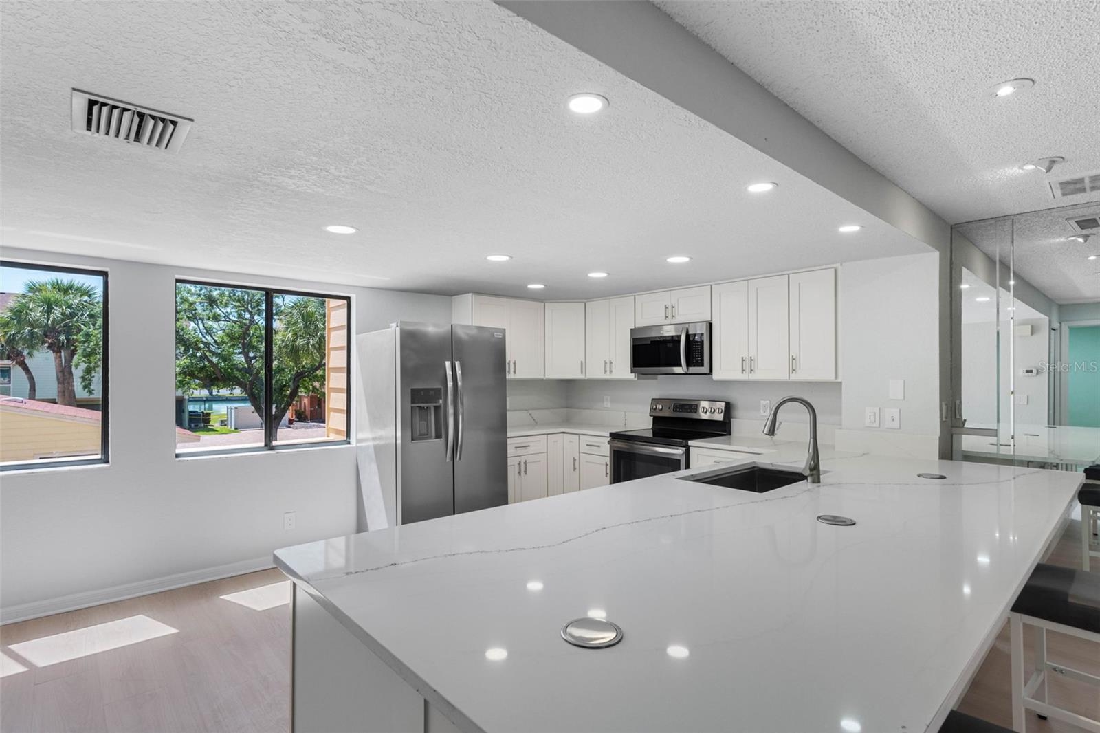 430 SANDY HOOK RD, TREASURE ISLAND, FL, 33706