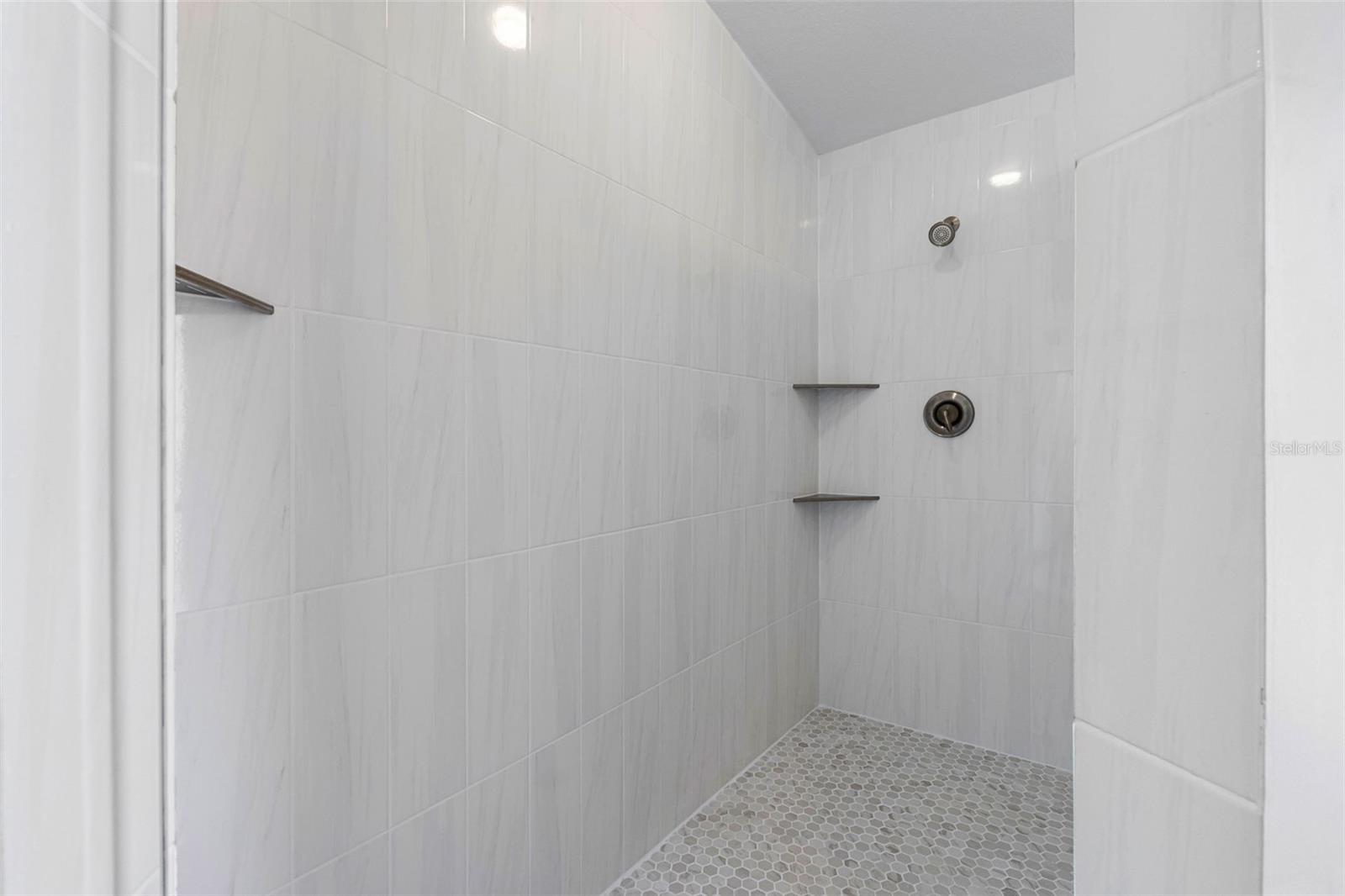 430 SANDY HOOK RD, TREASURE ISLAND, FL, 33706