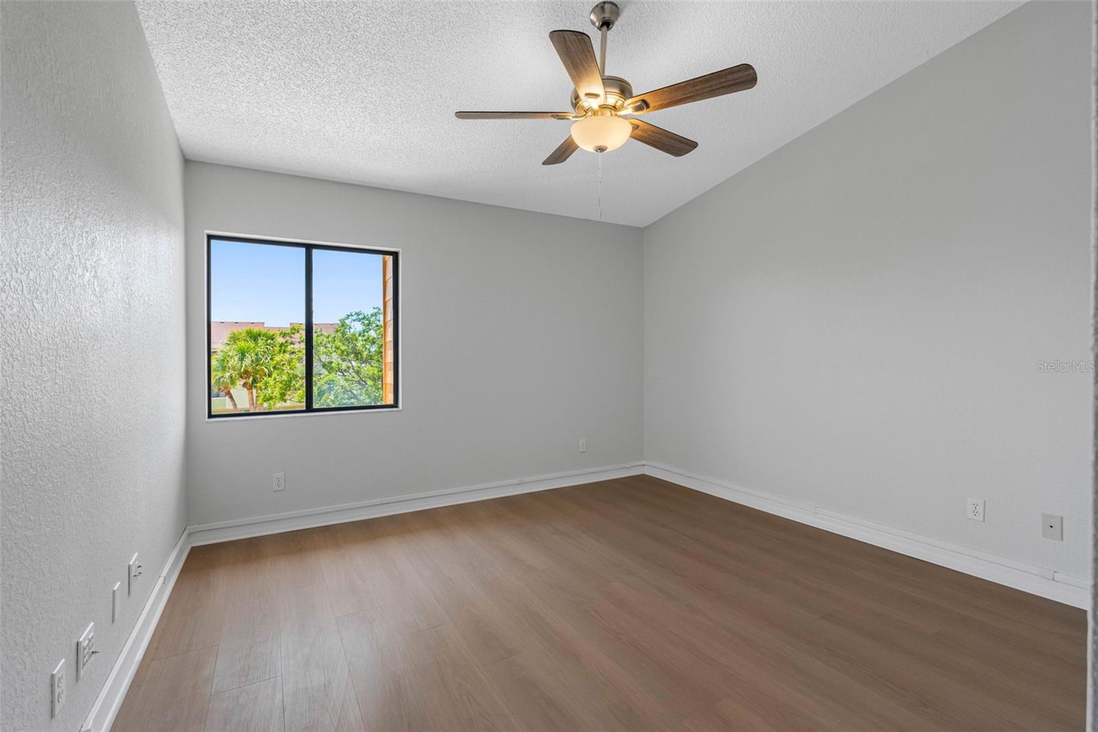 430 SANDY HOOK RD, TREASURE ISLAND, FL, 33706