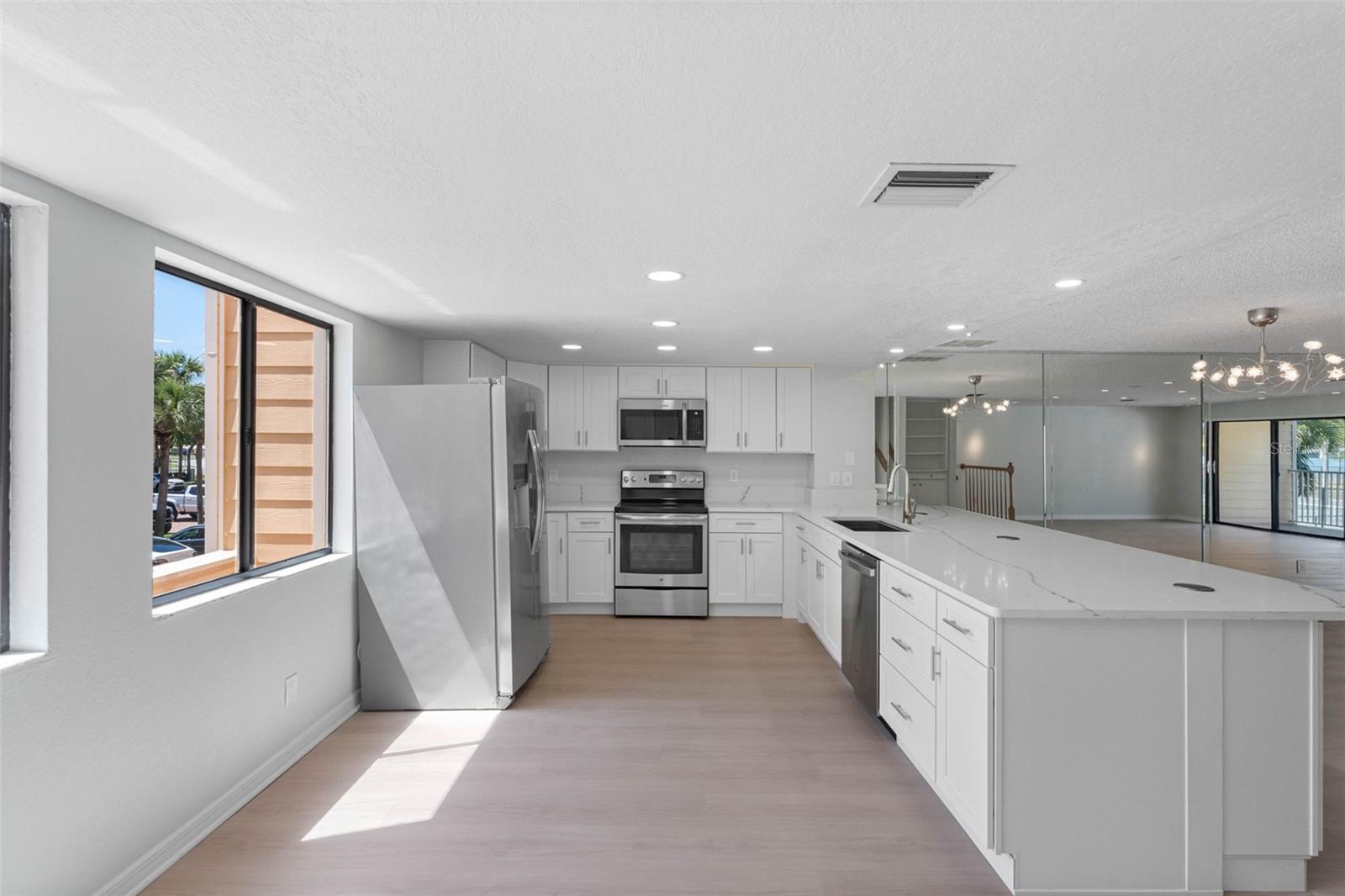 430 SANDY HOOK RD, TREASURE ISLAND, FL, 33706
