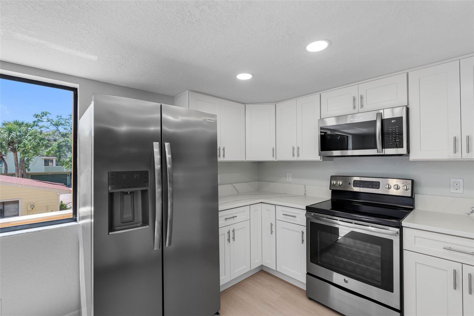 430 SANDY HOOK RD, TREASURE ISLAND, FL, 33706