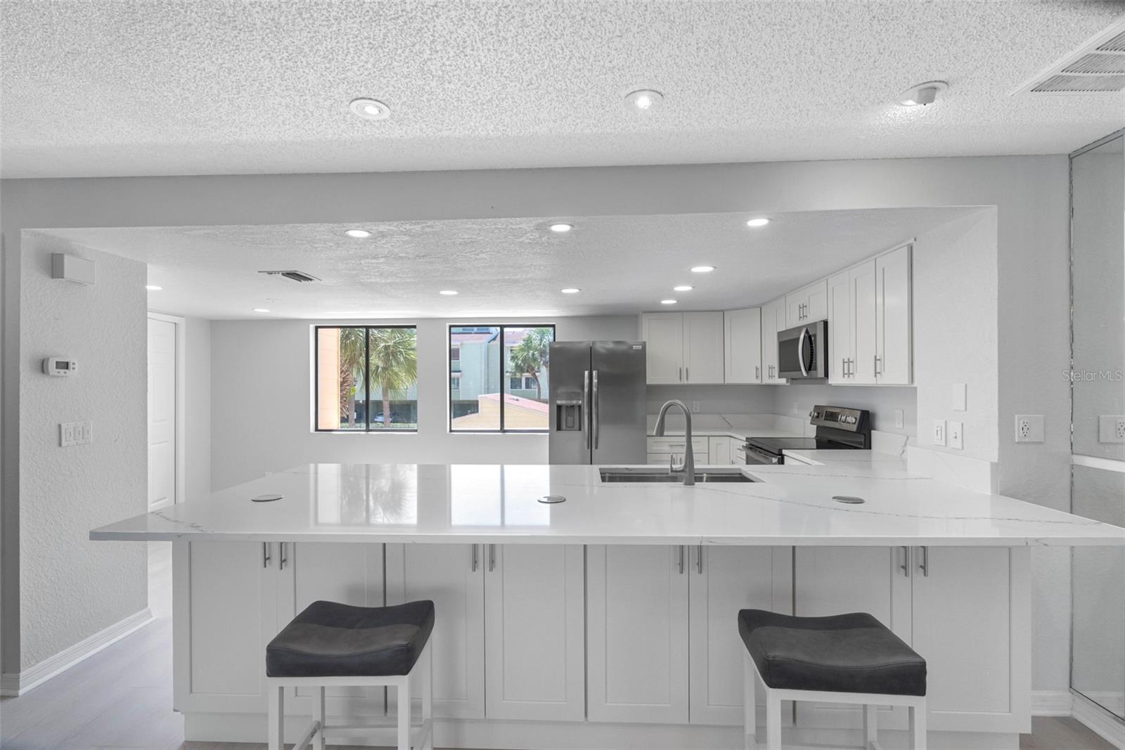 430 SANDY HOOK RD, TREASURE ISLAND, FL, 33706