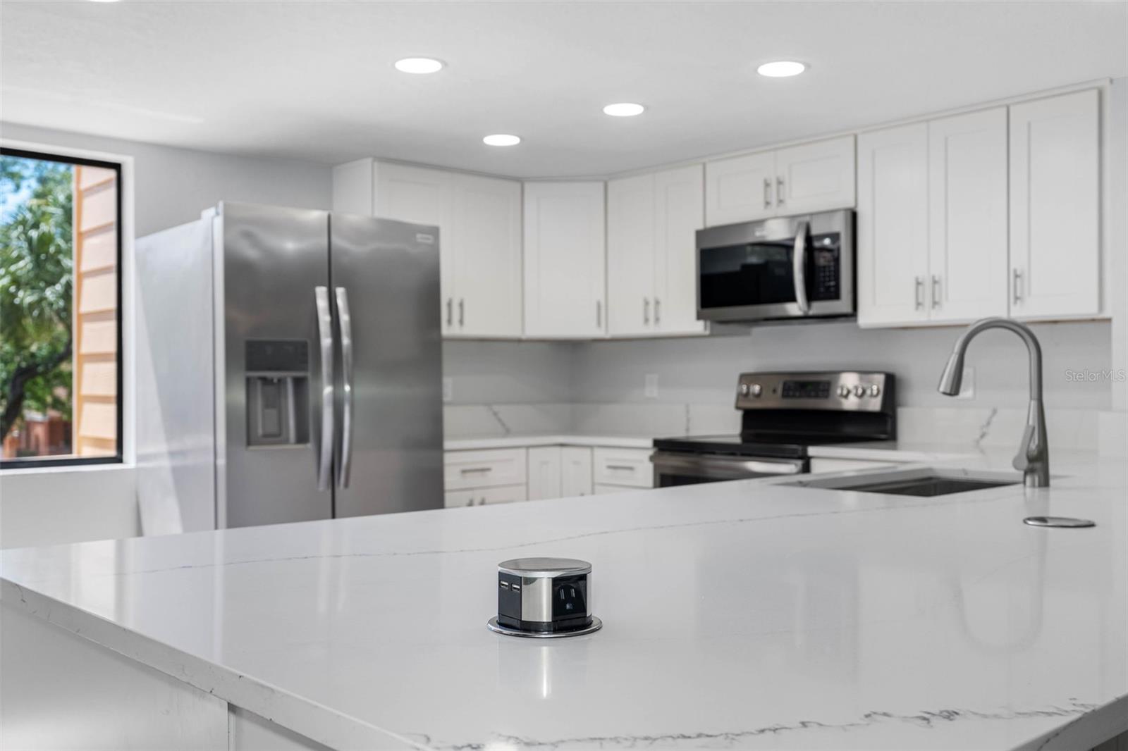 430 SANDY HOOK RD, TREASURE ISLAND, FL, 33706