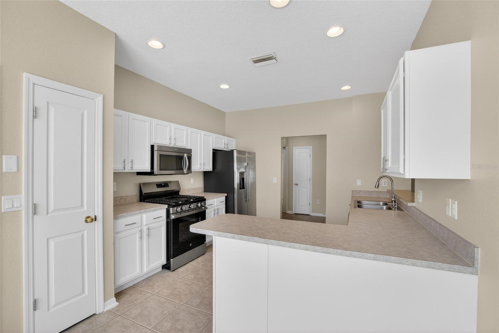5714 HAWKGROVE PL, LITHIA, FL, 33547