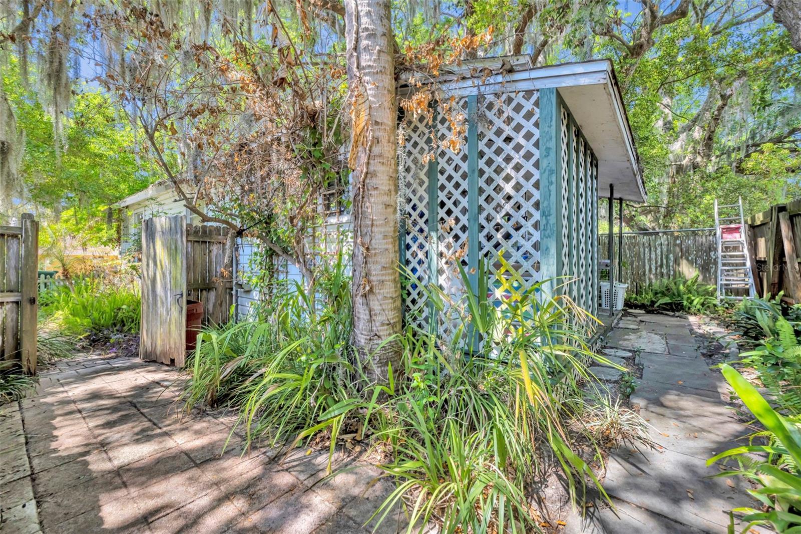 140 N JOHNS ST, MOUNT DORA, FL, 32757