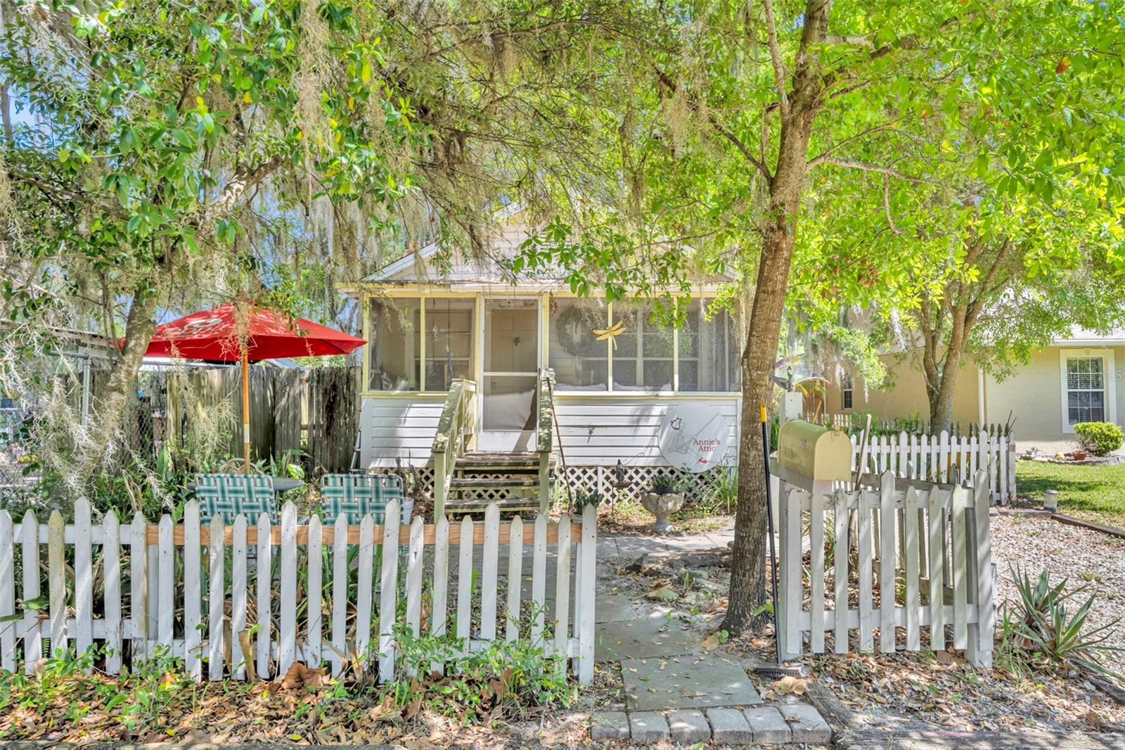 140 N JOHNS ST, MOUNT DORA, FL, 32757