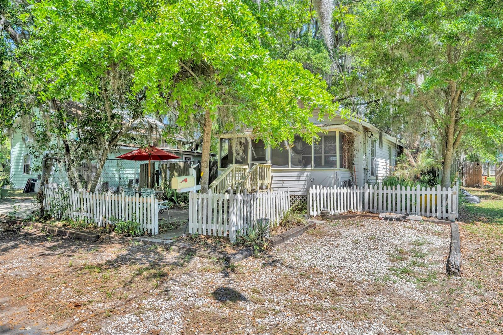 140 N JOHNS ST, MOUNT DORA, FL, 32757