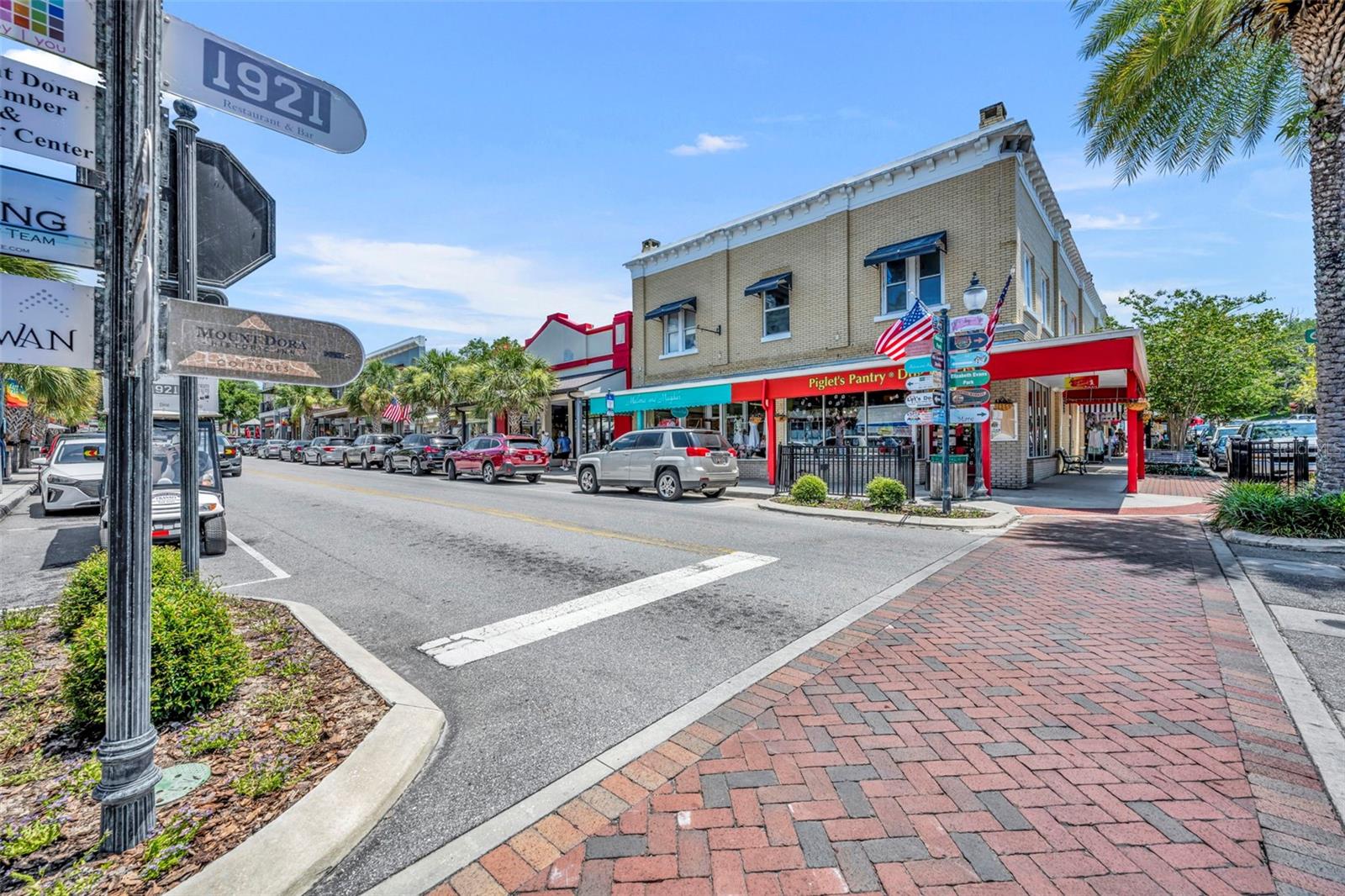 140 N JOHNS ST, MOUNT DORA, FL, 32757