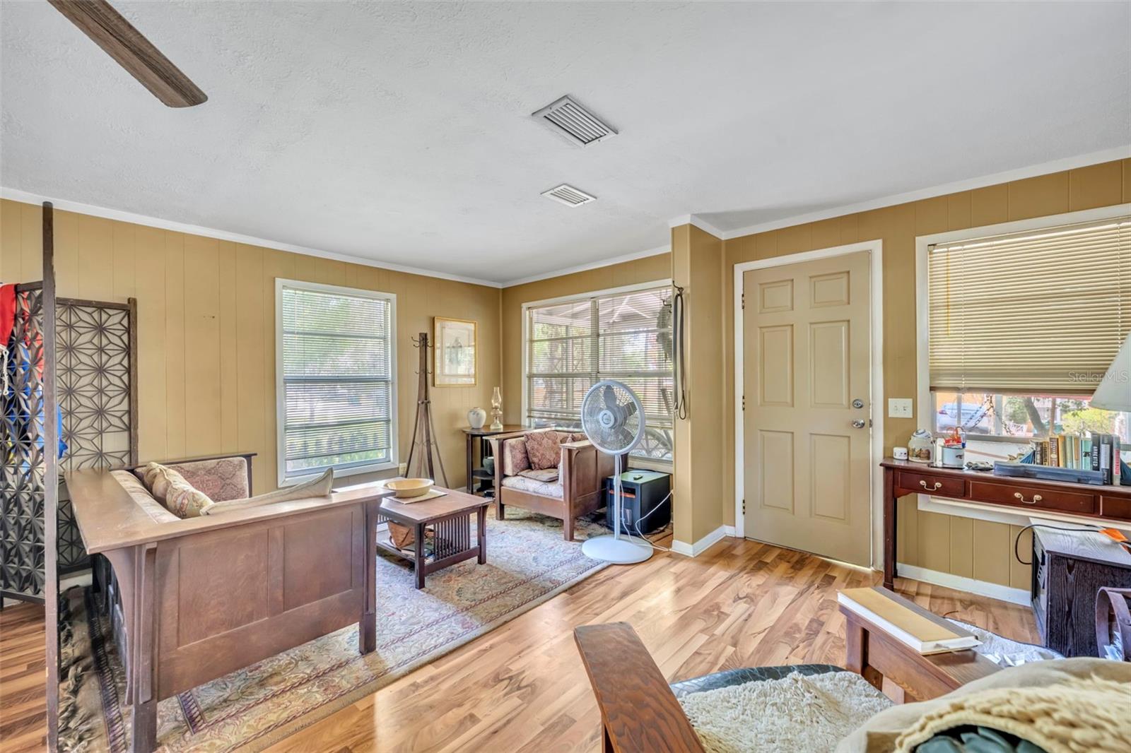140 N JOHNS ST, MOUNT DORA, FL, 32757