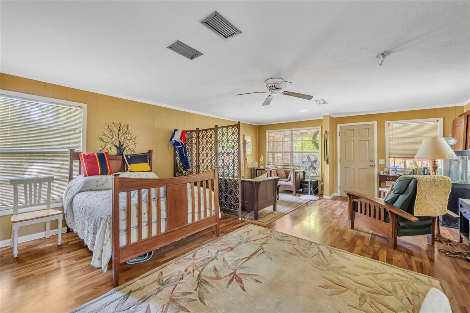 140 N JOHNS ST, MOUNT DORA, FL, 32757
