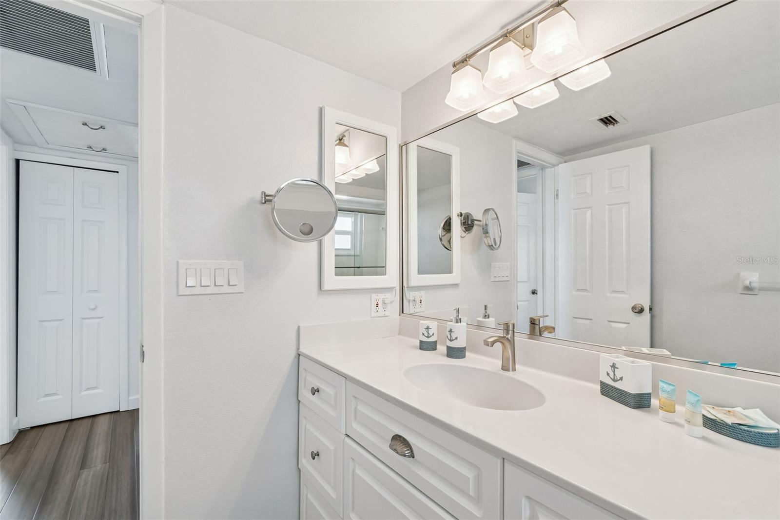 8432 W GULF BLVD #Sailfish, TREASURE ISLAND, FL, 33706