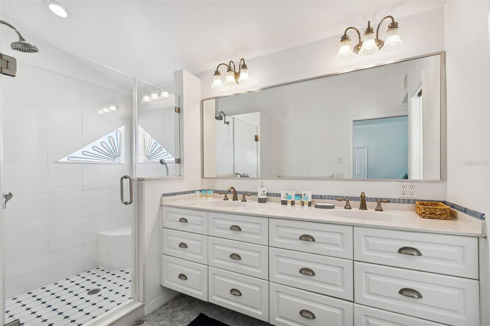 8432 W GULF BLVD #Sailfish, TREASURE ISLAND, FL, 33706